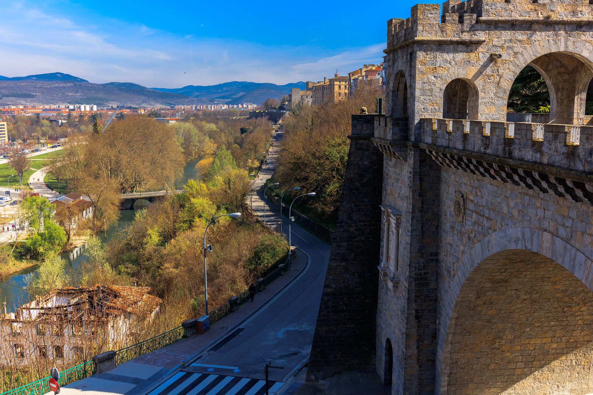 Canon EF 35mm F1.4L II USM sample photo. Vistas pamplona photography