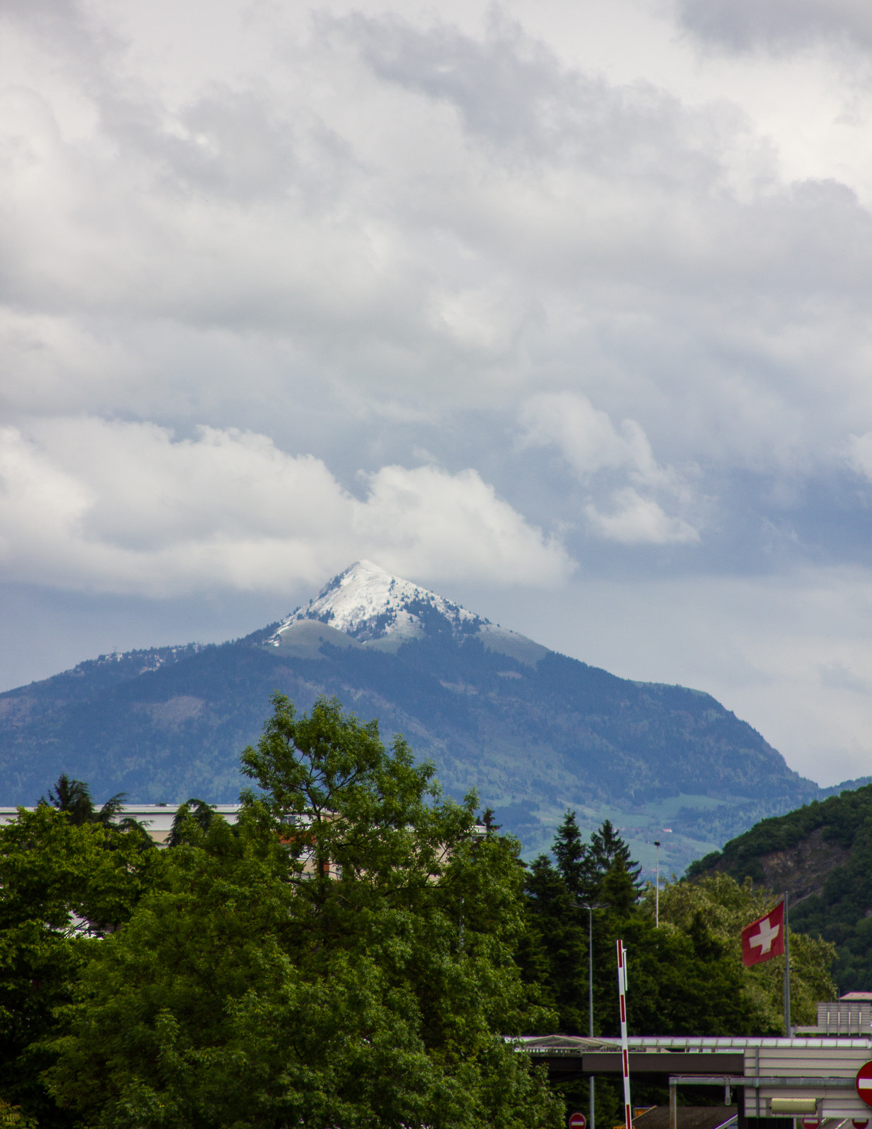 Canon EF 28-135mm F3.5-5.6 IS USM sample photo. Mt blanc from the france-swiss border. photography