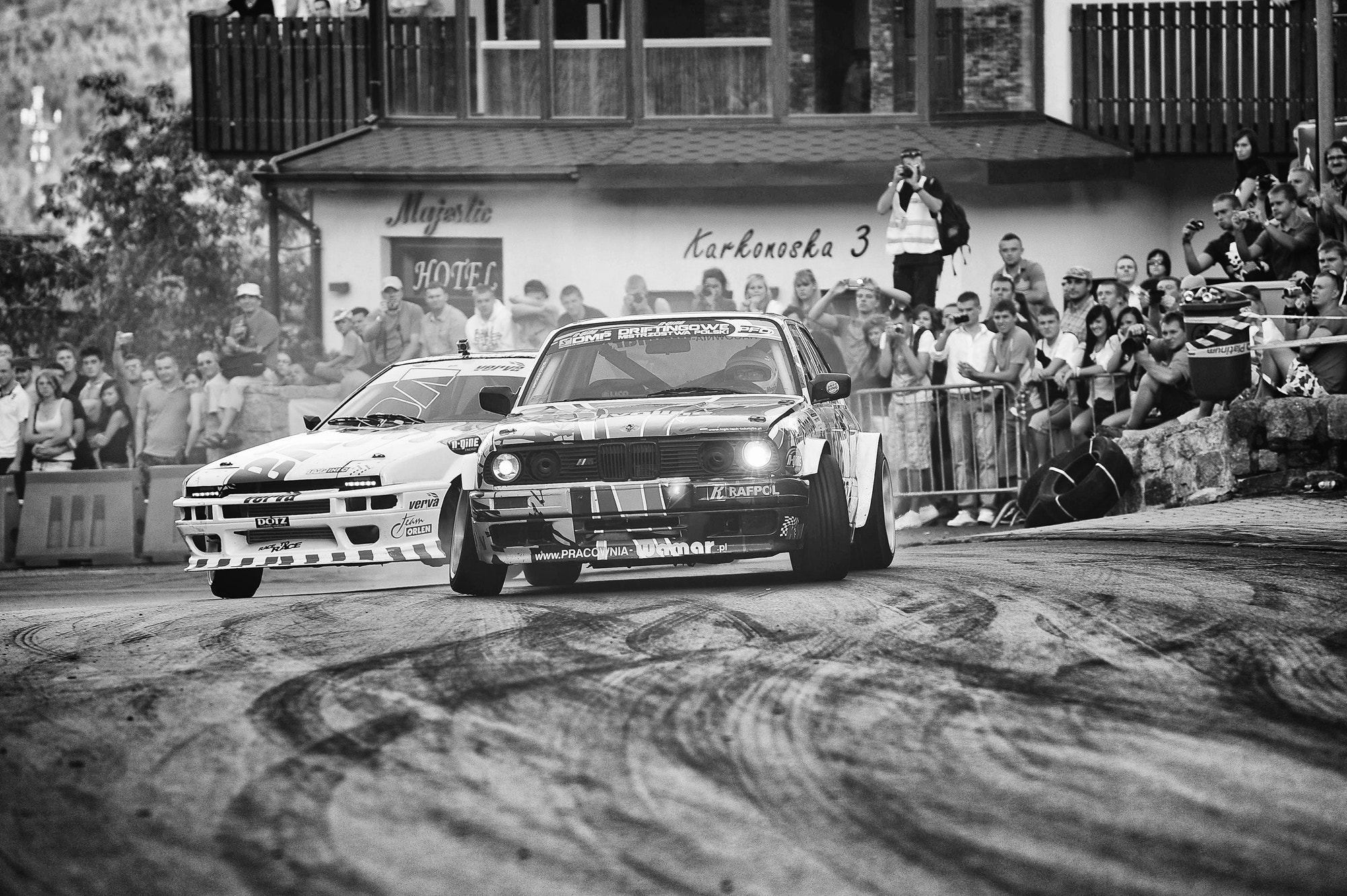Nikon AF-S Nikkor 70-200mm F2.8G ED VR II sample photo. Drift photography