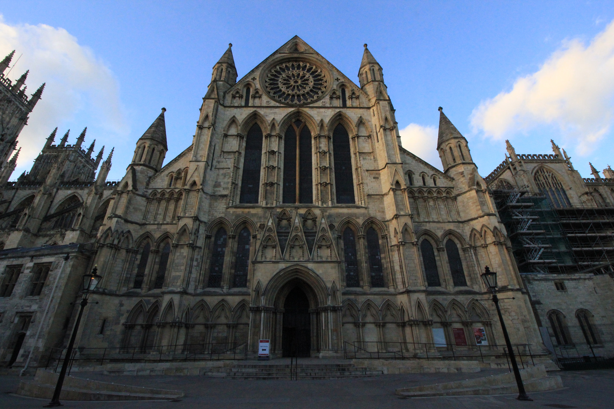 Canon EOS 550D (EOS Rebel T2i / EOS Kiss X4) sample photo. The minster photography