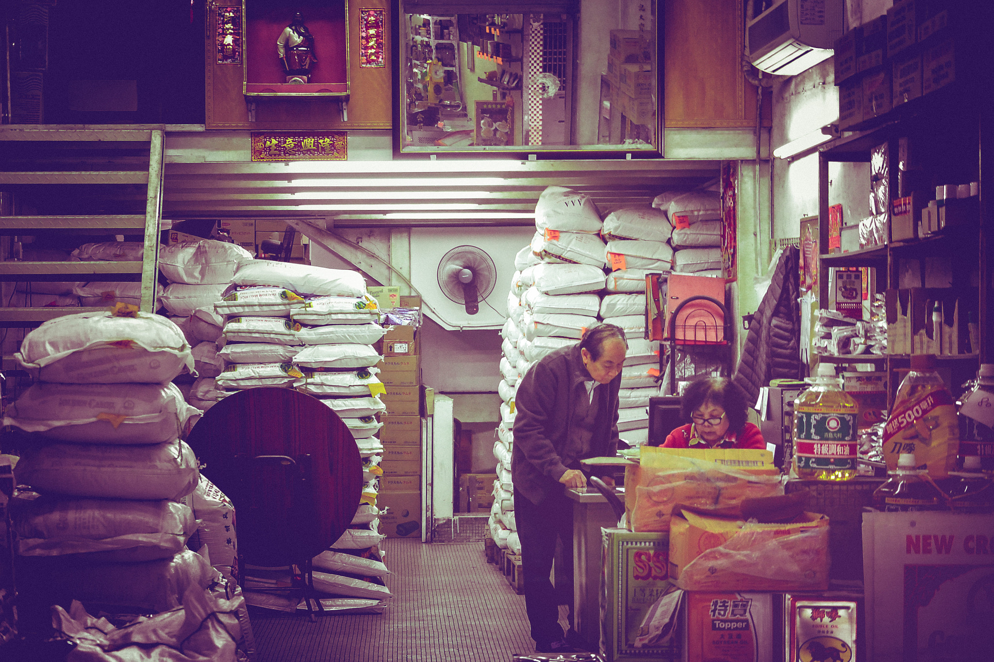 Nikon 1 Nikkor VR 30-110mm F3.8-5.6 sample photo. Aged grocery photography