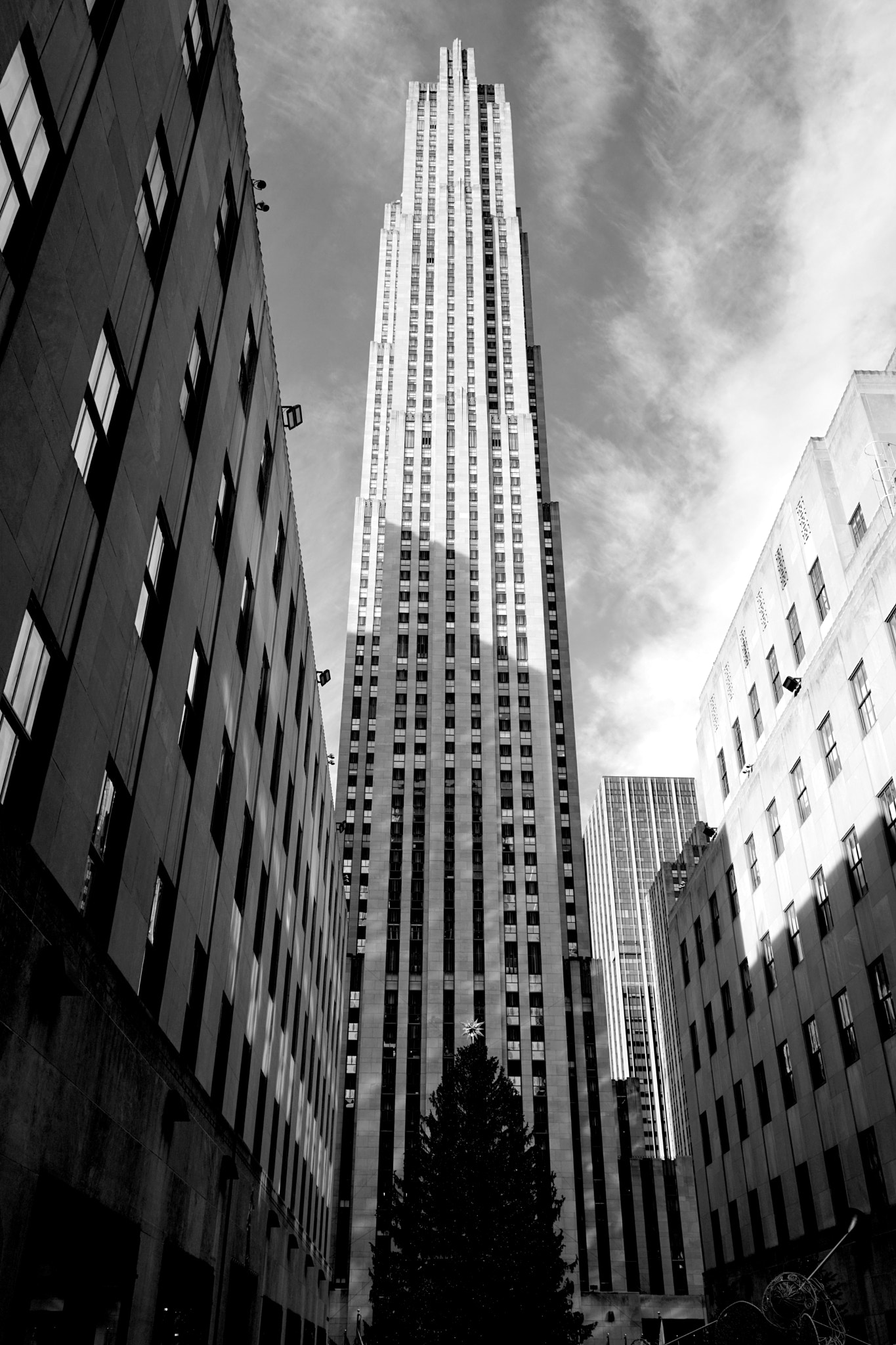 Sony a6000 + Sigma 19mm F2.8 EX DN sample photo. The rock photography