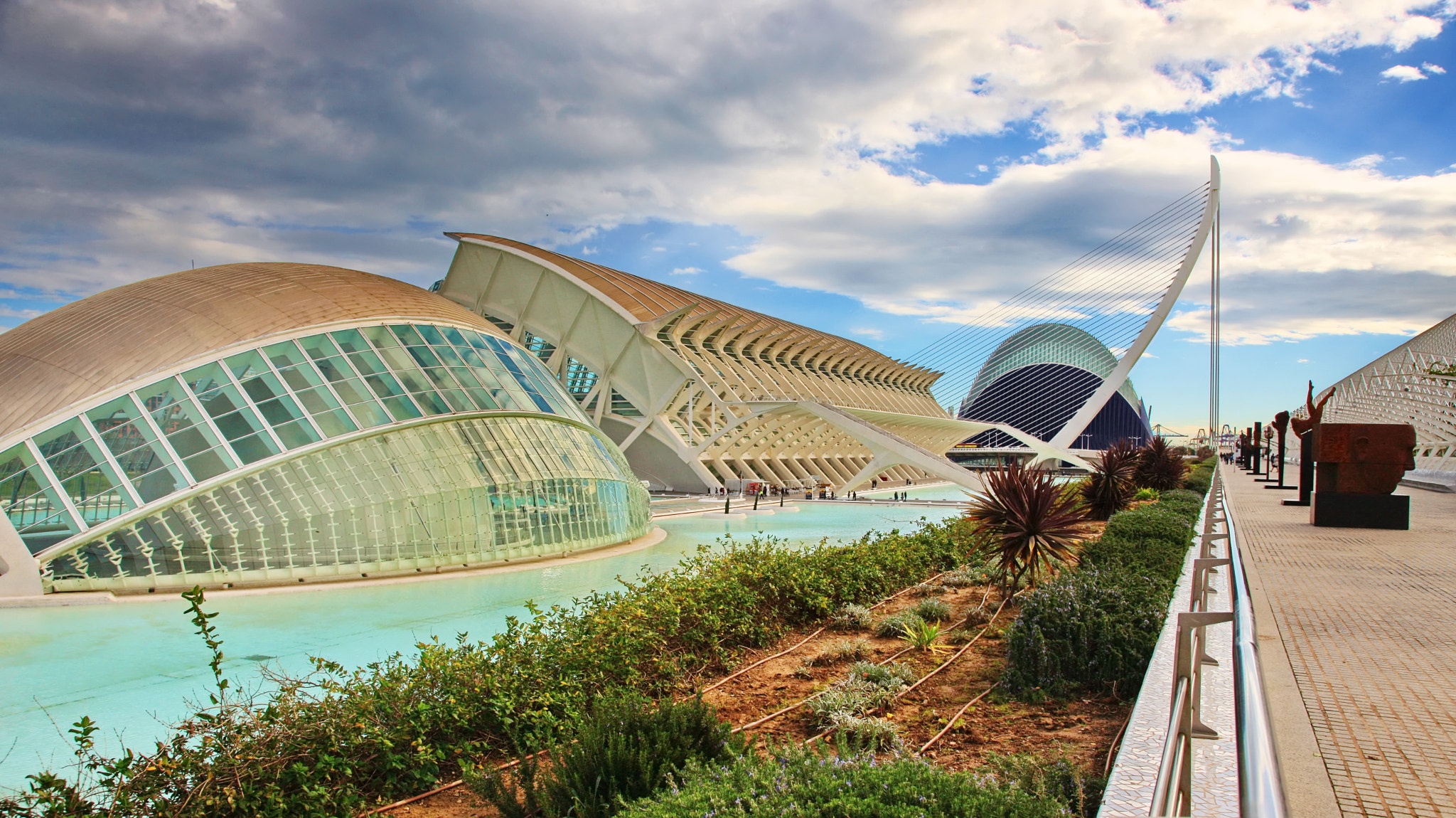 Canon EOS-1Ds Mark III sample photo. Modern valencia 5 photography