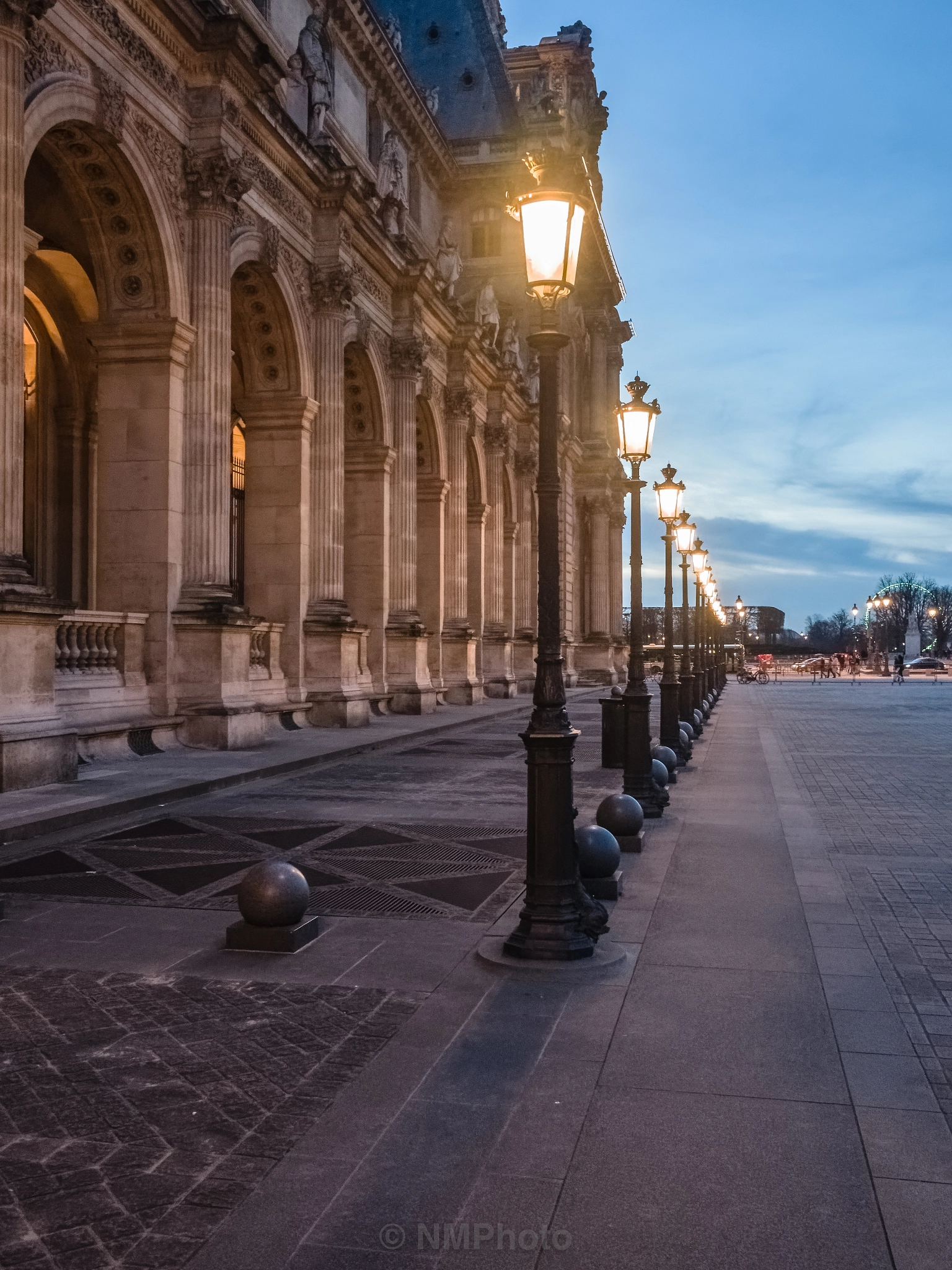 Olympus PEN-F sample photo. Louvre - lamps photography