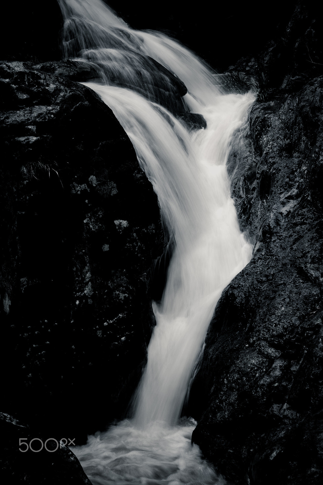 24-200mm F2.8 sample photo. B/w waterfall photography