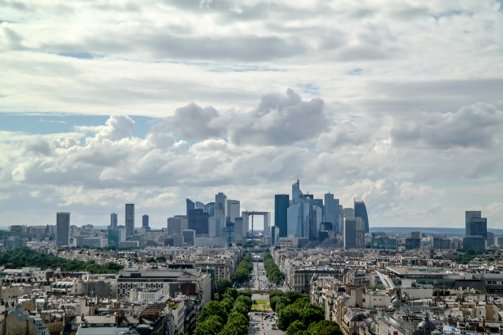 Samsung NX300M sample photo. La défense photography