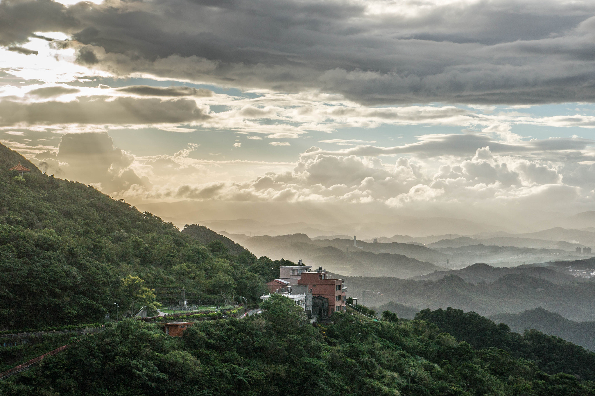 Sony Alpha DSLR-A550 + Sony DT 16-105mm F3.5-5.6 sample photo. Jiufen, taiwan photography