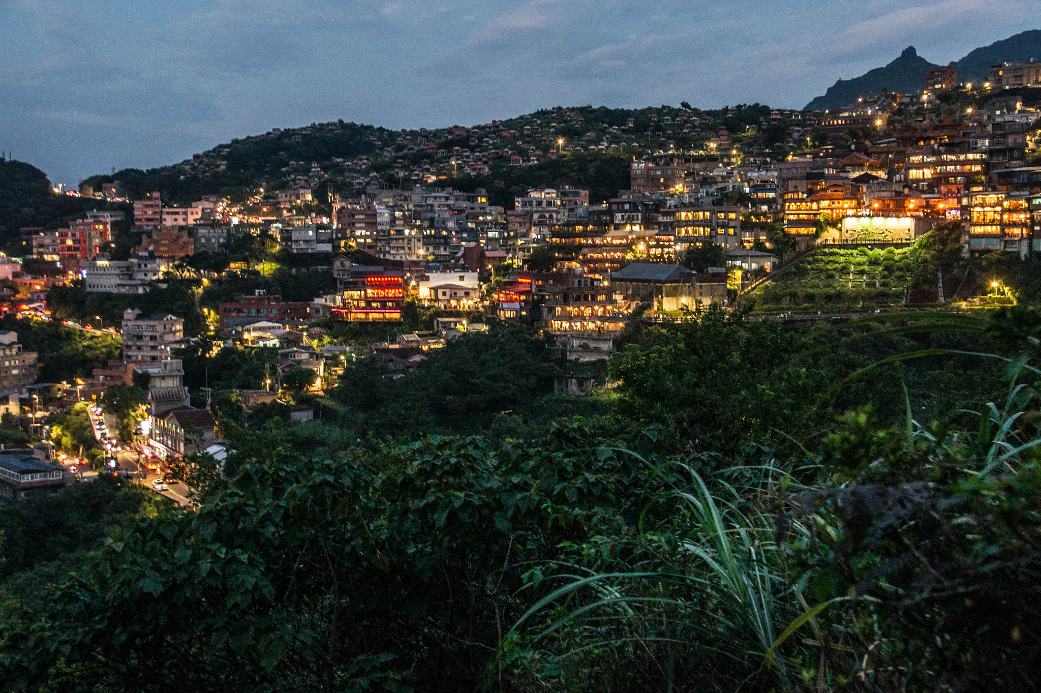 Sony Alpha DSLR-A550 + Sony DT 16-105mm F3.5-5.6 sample photo. Jiufen, taiwan photography