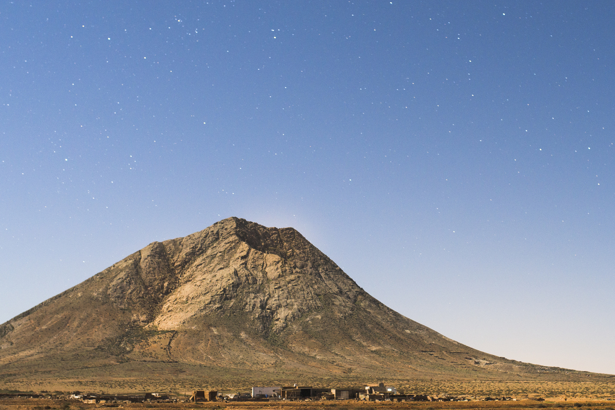 Sony a99 II + Sigma 35mm F1.4 DG HSM Art sample photo. Fuerteventura at night photography