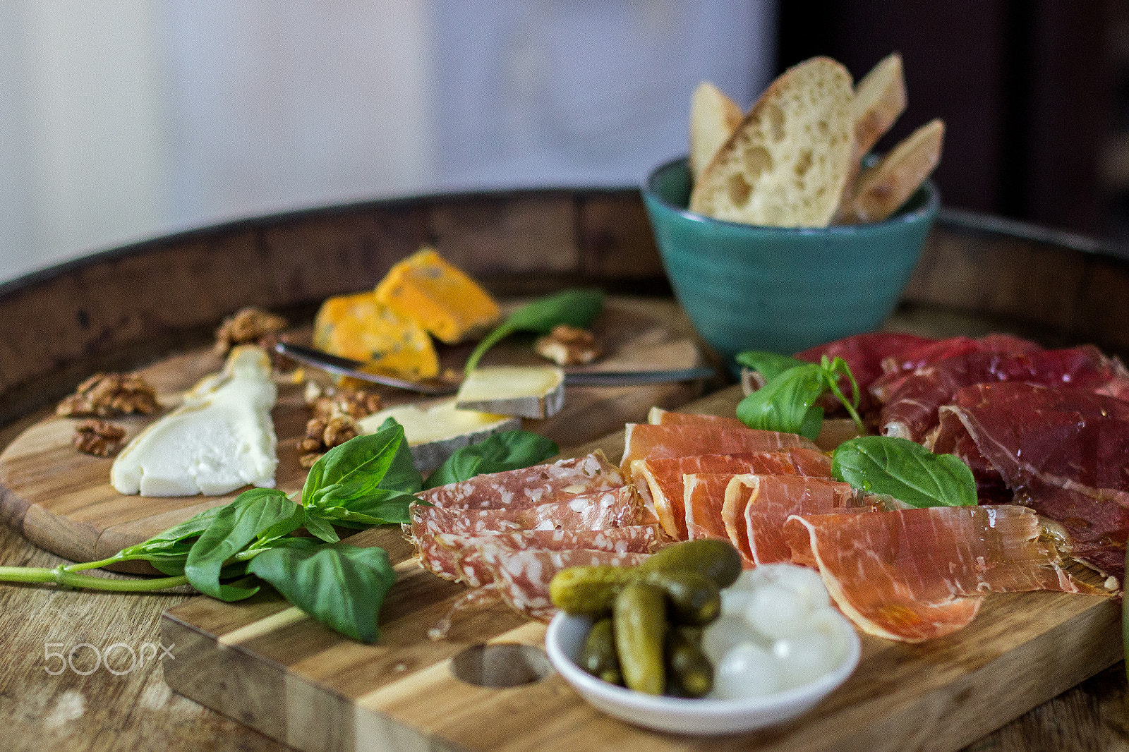 Canon EOS 600D (Rebel EOS T3i / EOS Kiss X5) + Canon EF 50mm F1.4 USM sample photo. Fromage and charcuterie 2 photography