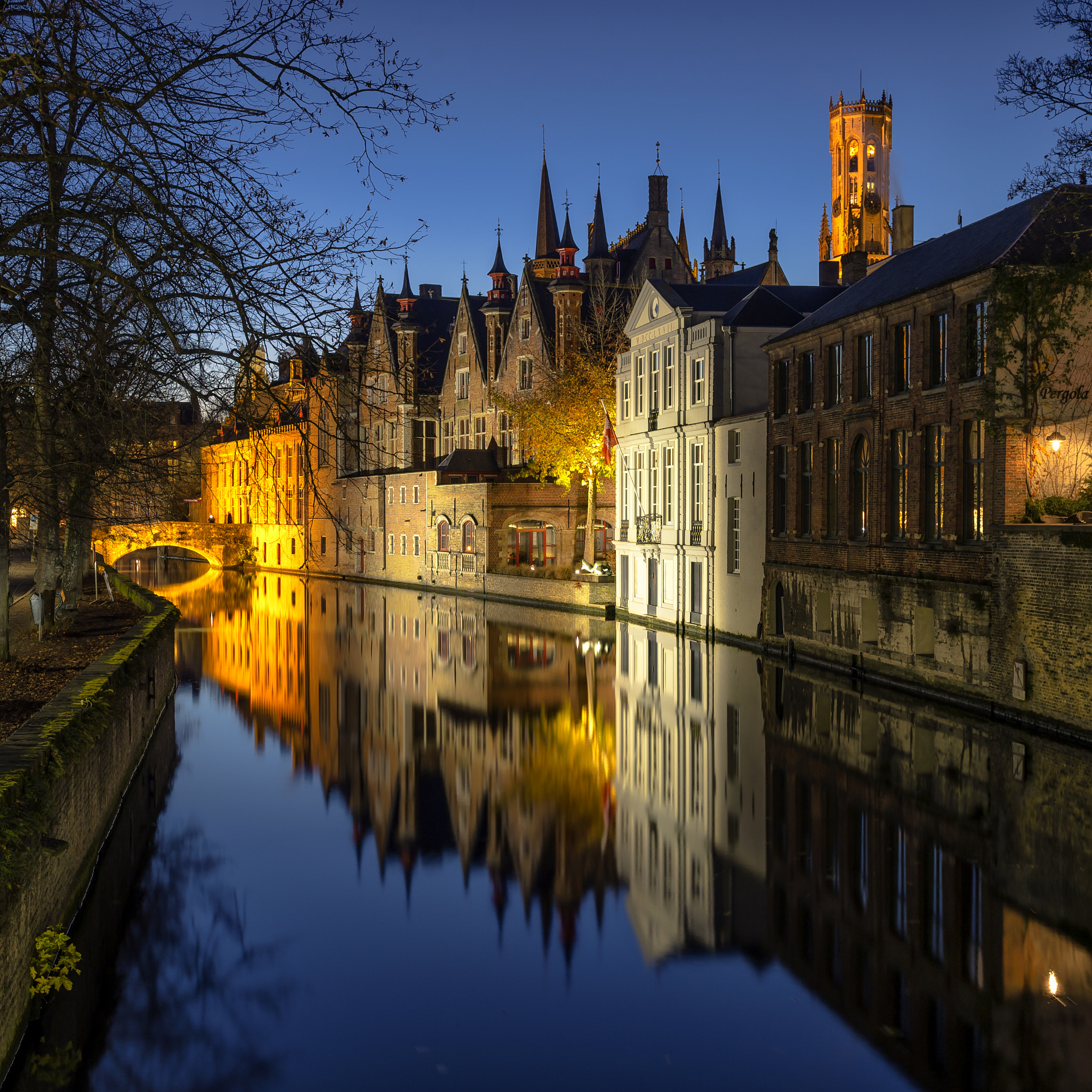Nikon AF-S Nikkor 24-70mm F2.8G ED sample photo. Reflets médiévaux photography