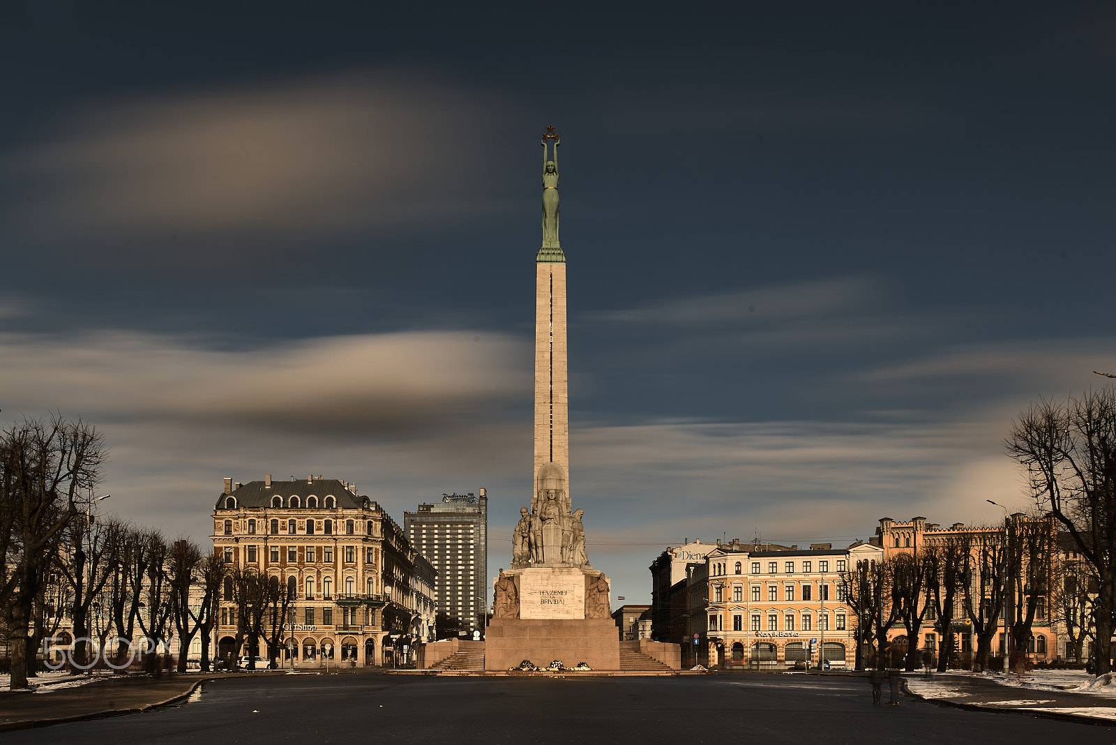 Nikon PC-E Nikkor 24mm F3.5D ED Tilt-Shift sample photo. Riga freedom statue photography