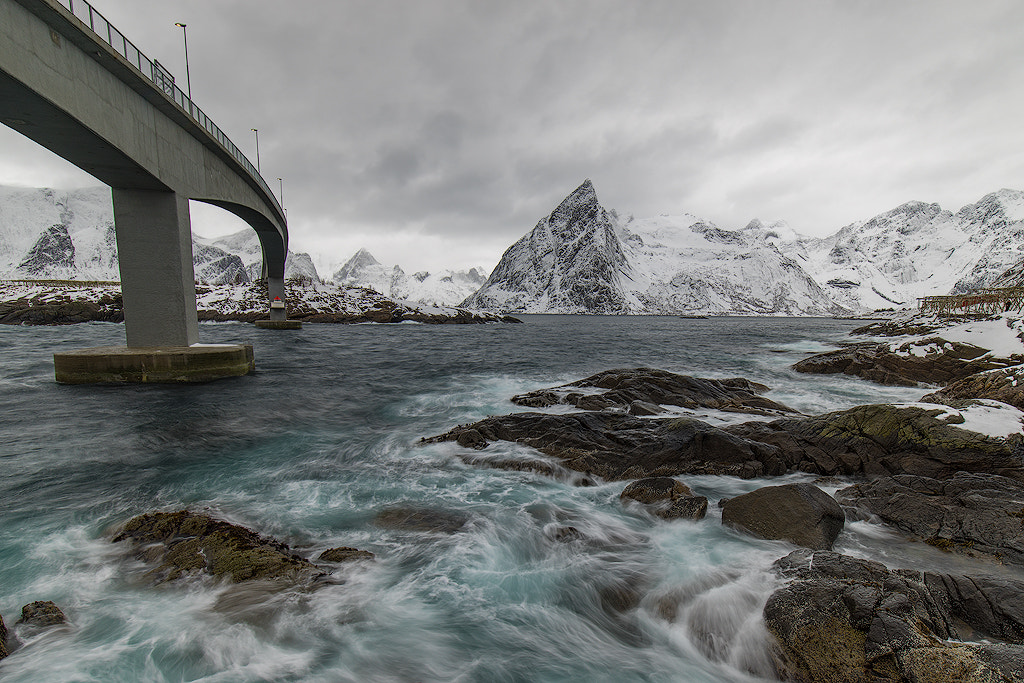 Canon EF 16-35mm F4L IS USM sample photo. The bridge photography