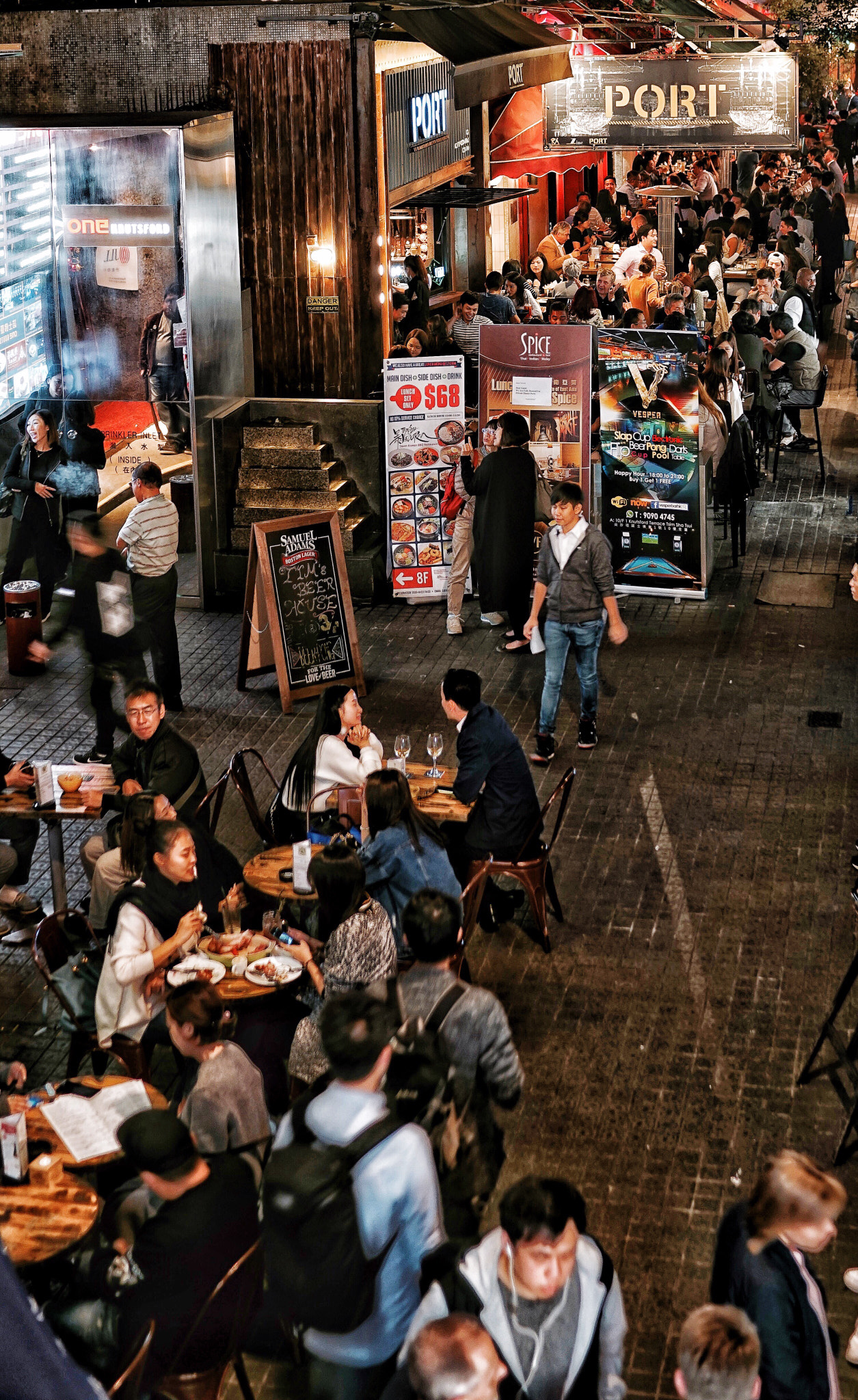 Sony a7R II sample photo. The corner of a night in hong kong photography