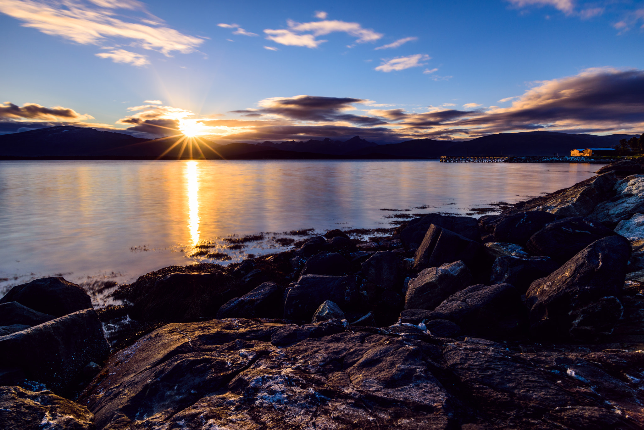 Nikon D750 + Nikon AF-S Nikkor 20mm F1.8G ED sample photo. Sunset in tromsø1 photography