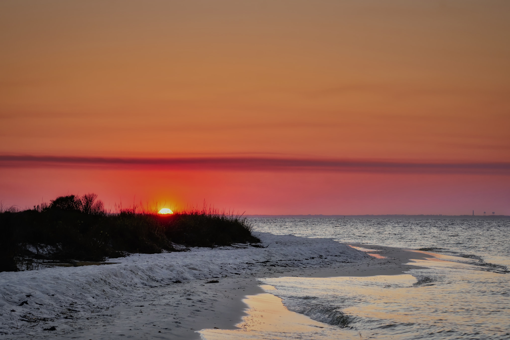 Sony FE 24-240mm F3.5-6.3 OSS sample photo. Golden hour on the bay photography