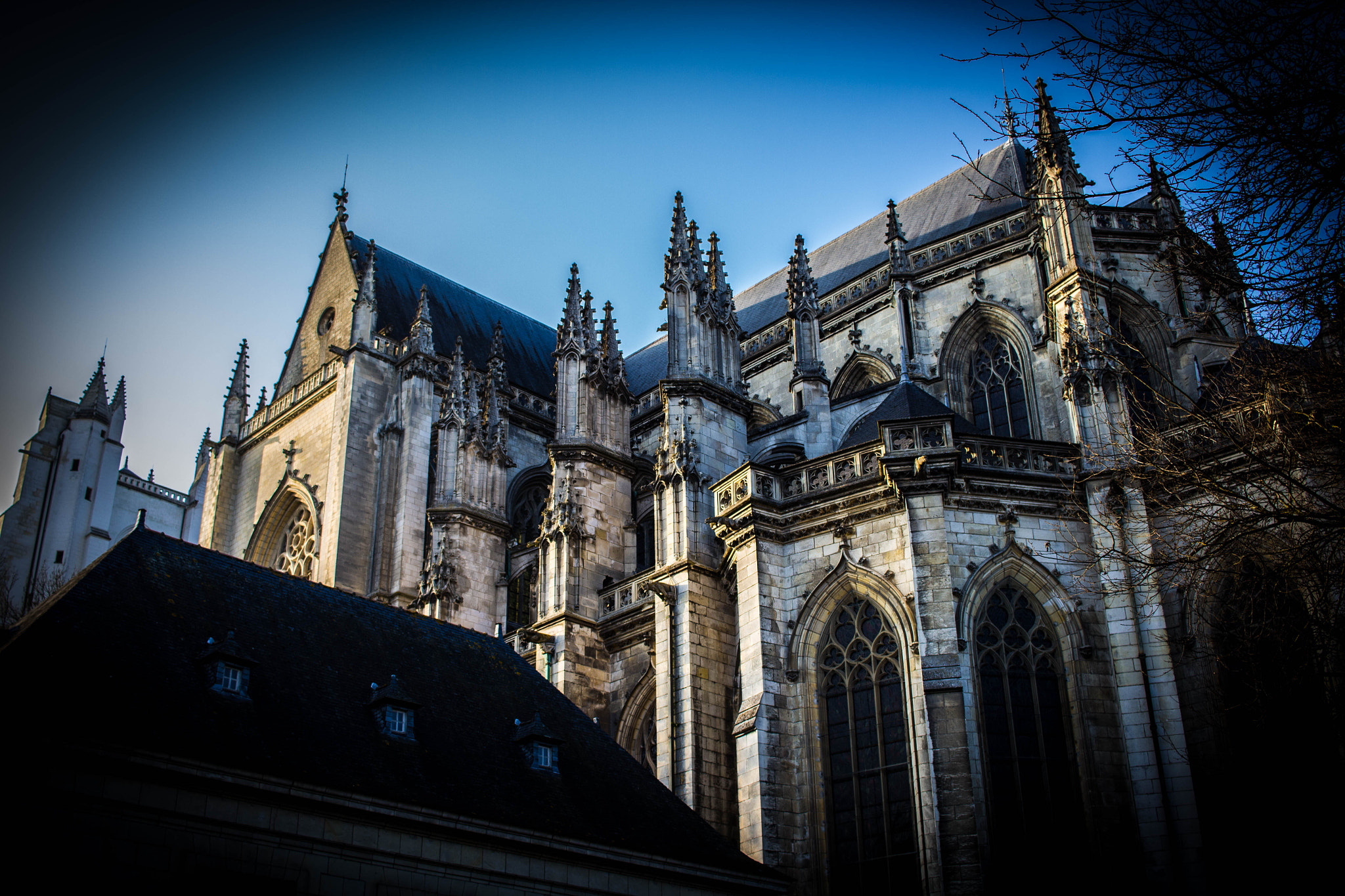 Canon EF-S 24mm F2.8 STM sample photo. Cathédrale de nantes photography