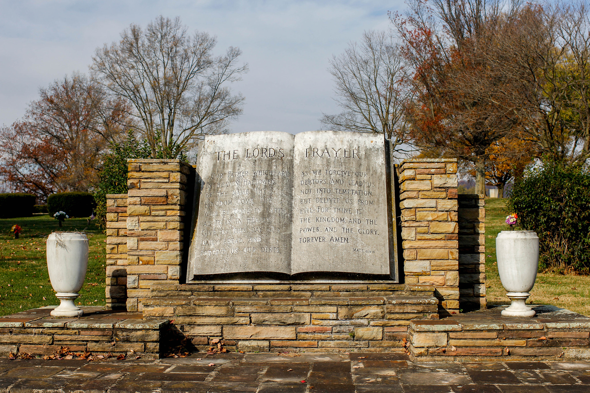 Canon EOS 60D + Canon EF 35mm F1.4L USM sample photo. Grave photography