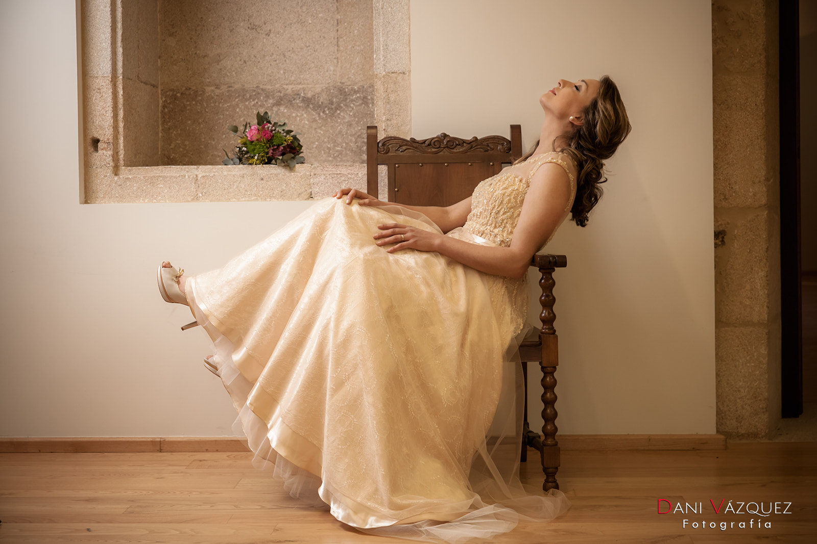 Canon EOS 5D Mark II sample photo. La novia en la silla photography