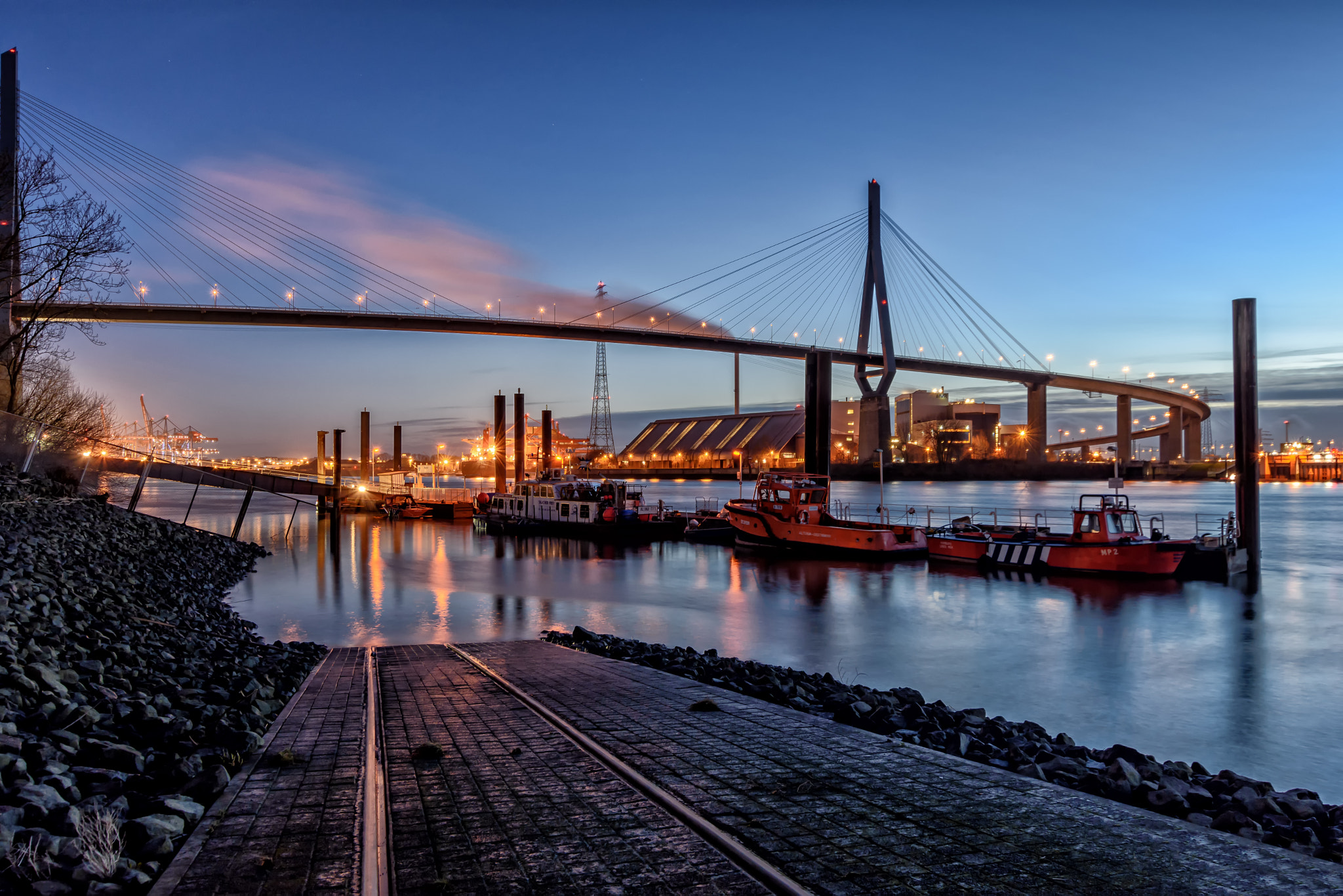 Nikon D7200 + Sigma 10-20mm F3.5 EX DC HSM sample photo. Köhlbrandbrücke photography