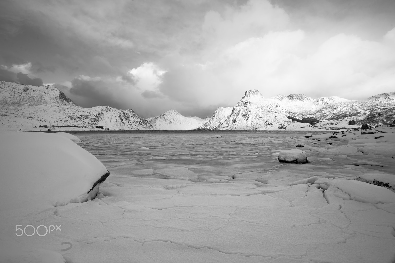 Sony a7R + Sony Vario-Tessar T* FE 16-35mm F4 ZA OSS sample photo. Frozen in time photography