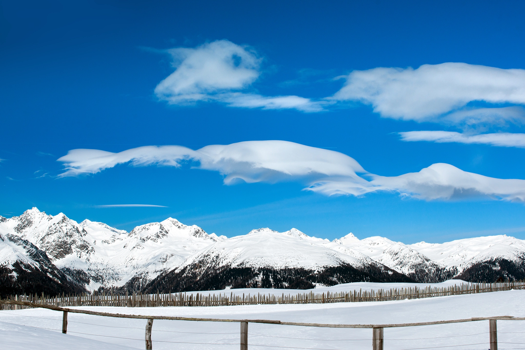 Sony Alpha DSLR-A900 sample photo. Fences, alps, föhn-clouds photography