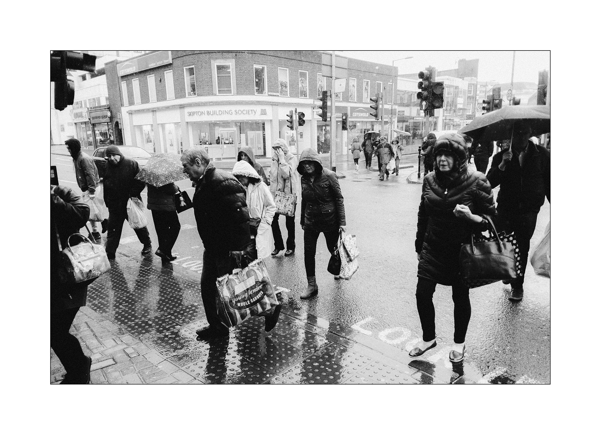 Fujifilm X-Pro1 + Fujifilm XF 18mm F2 R sample photo. A frame of london photography