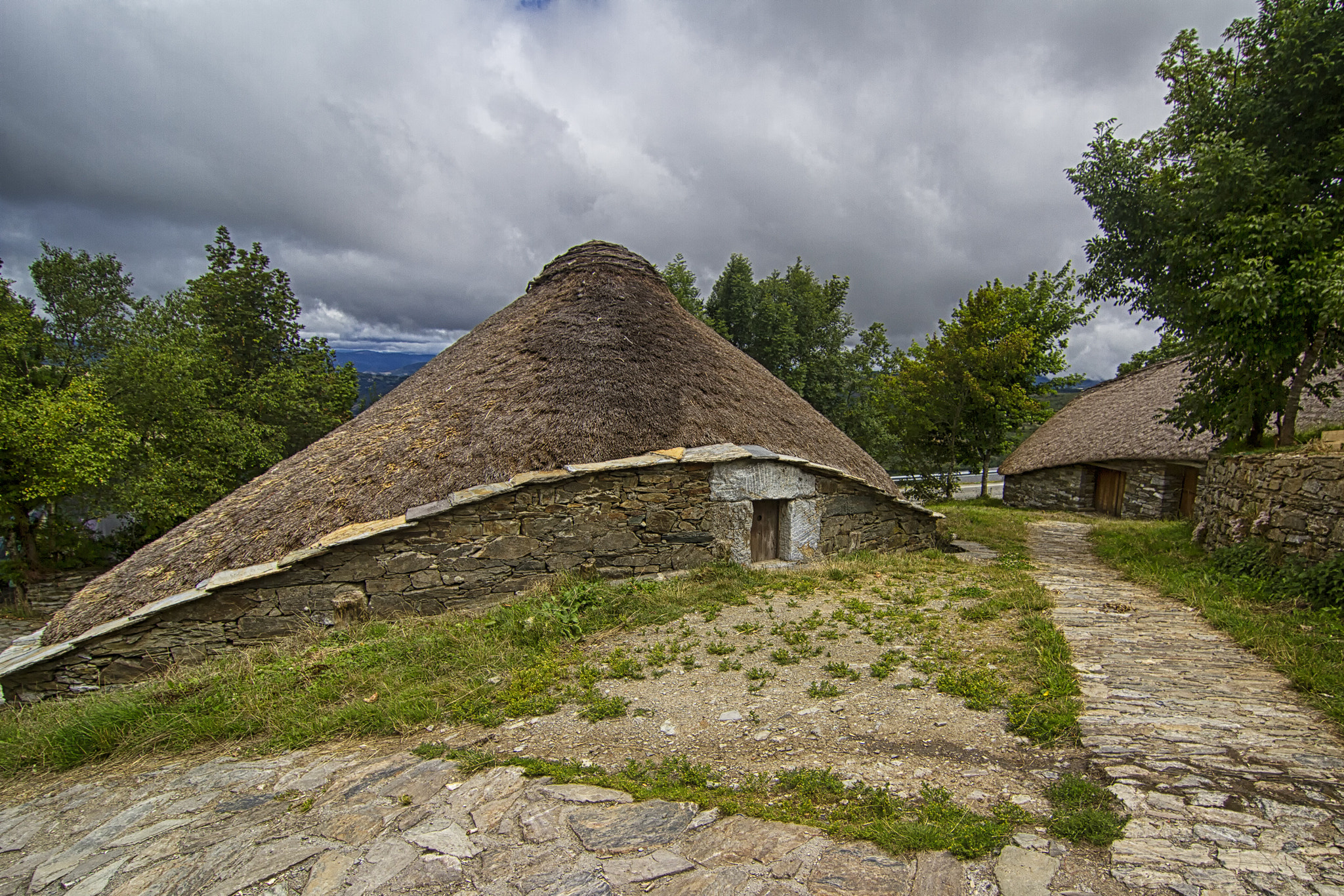 Canon EOS 7D + Tokina AT-X Pro 11-16mm F2.8 DX sample photo. Palloza photography