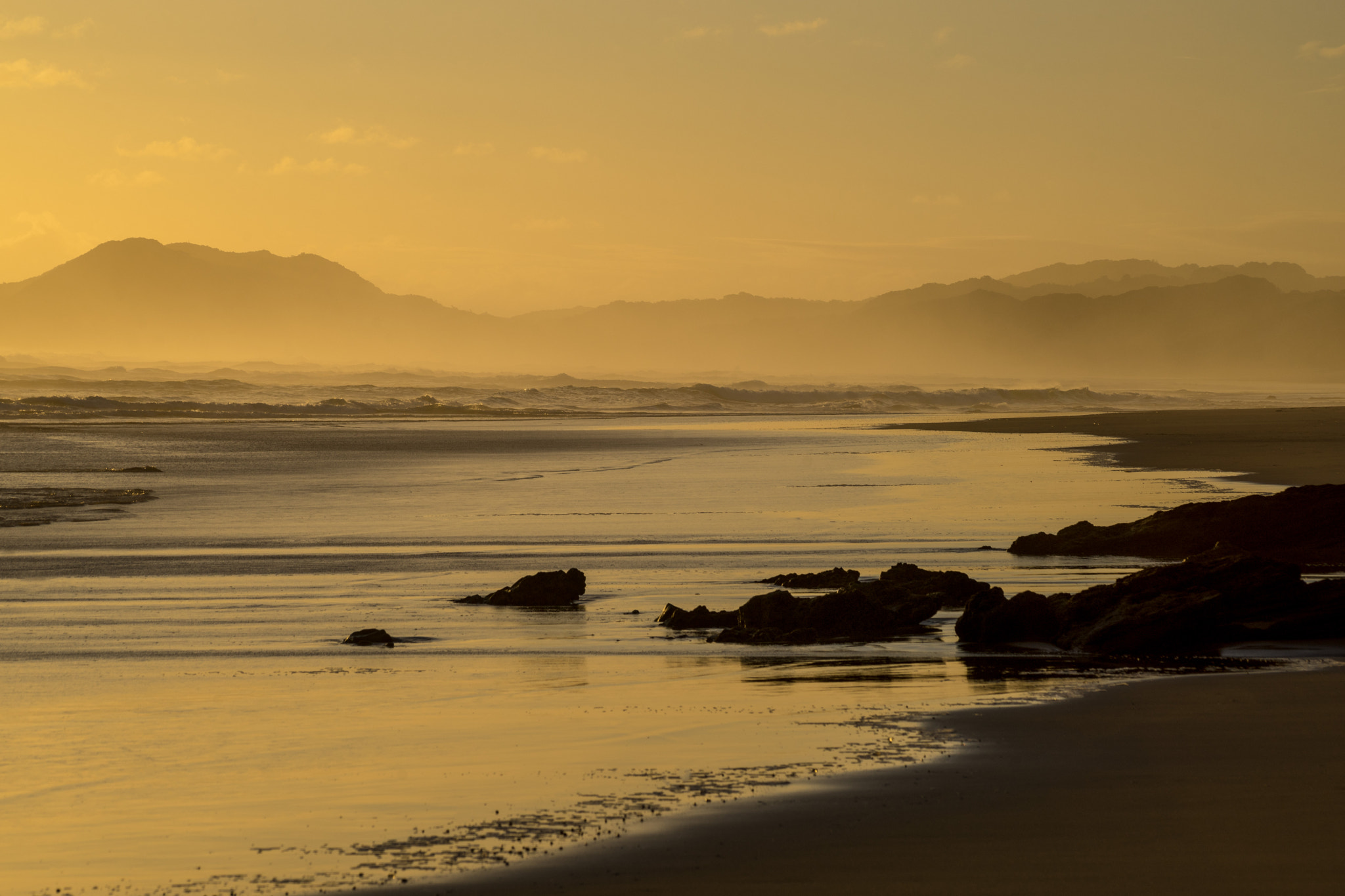 Minolta AF 100-400mm F4.5-6.7 APO sample photo. Sunset at brenton-on-sea photography