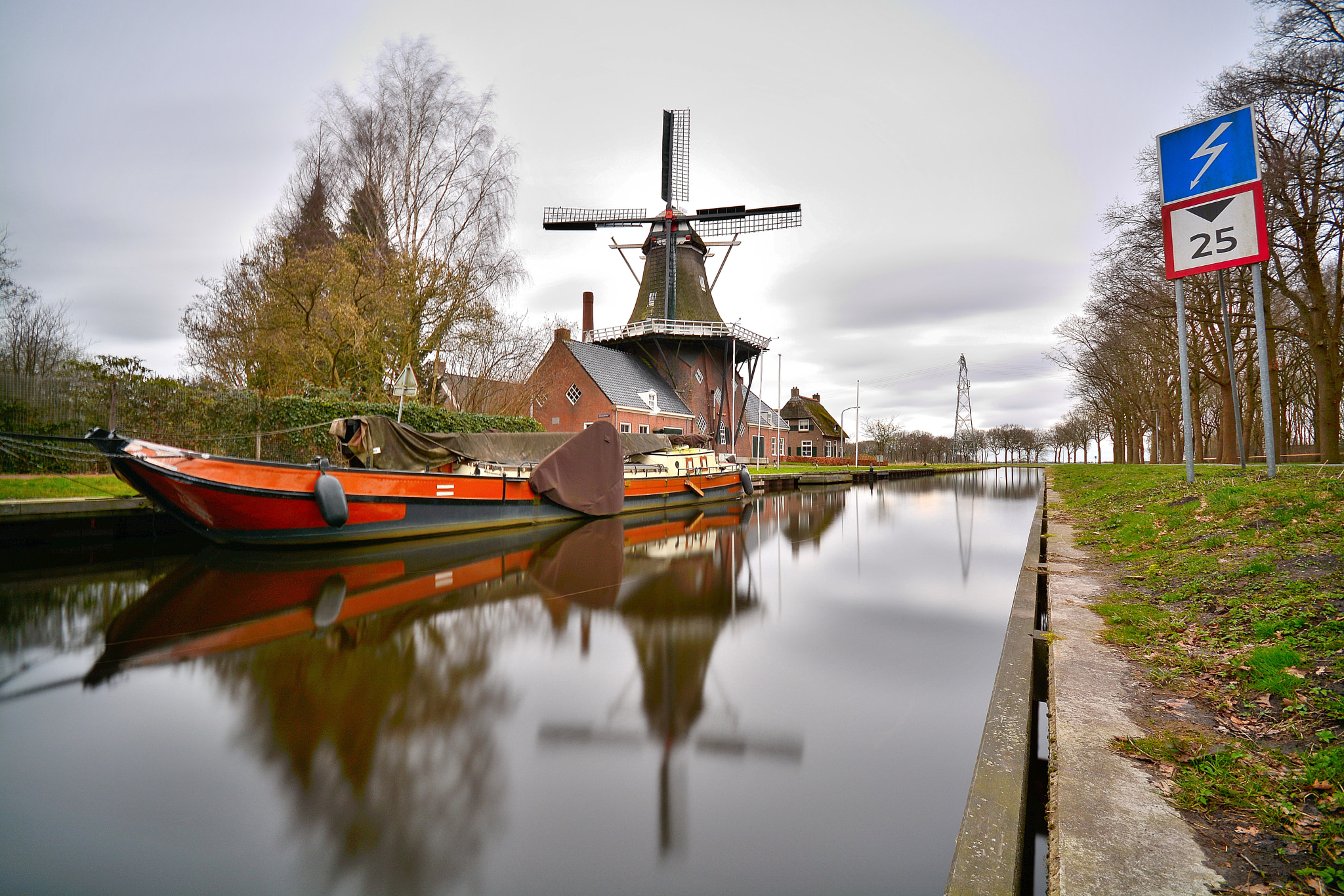 Sigma 10-20mm F4-5.6 EX DC HSM sample photo. Windmill "de wachter", zuidlaren photography