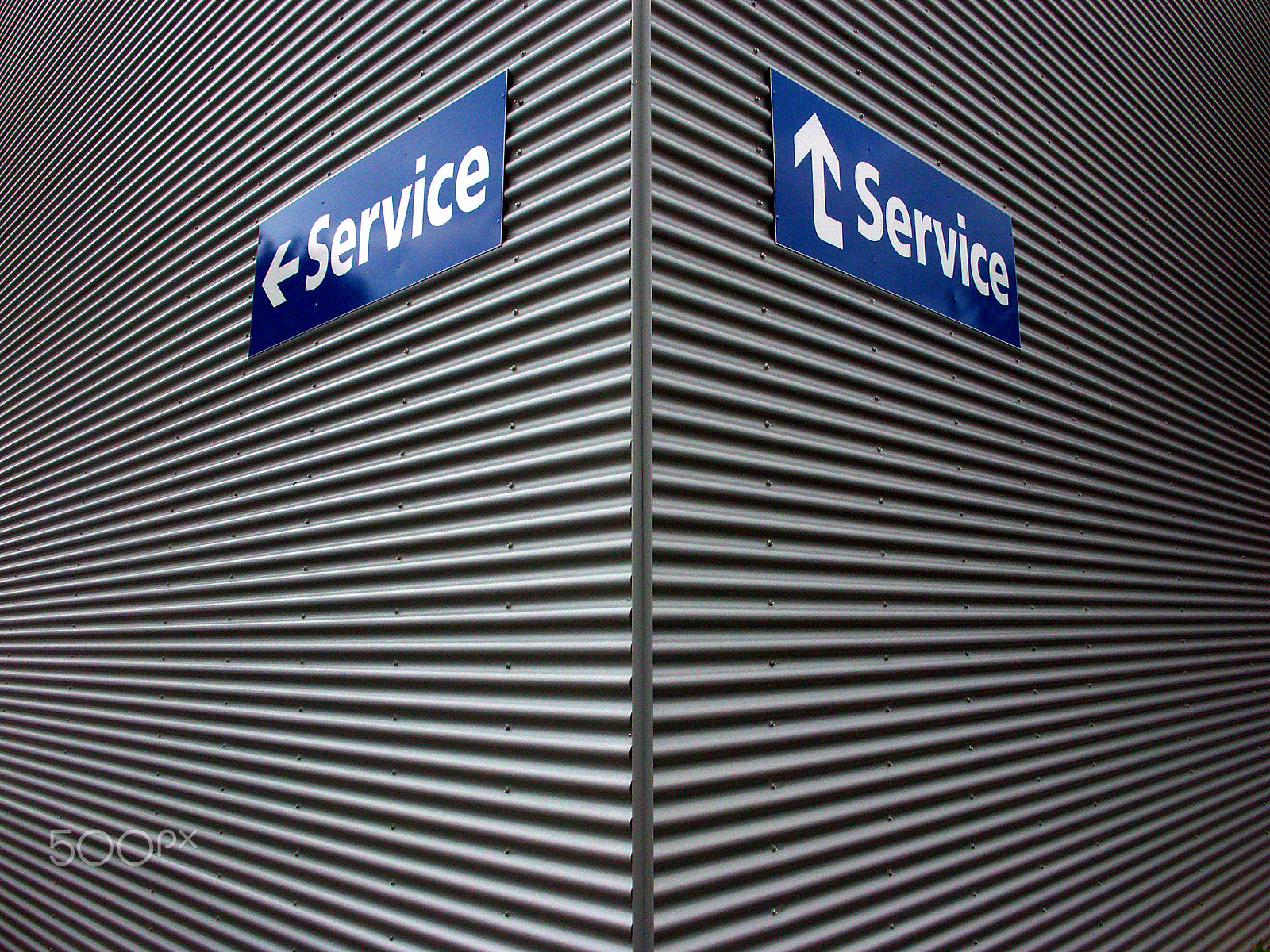 KONICA MINOLTA DiMAGE A1 sample photo. Service photography