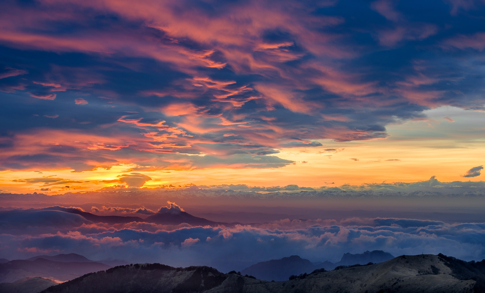 Pentax K-5 IIs + Pentax smc FA 50mm F1.4 sample photo. Mt. antola sunset photography