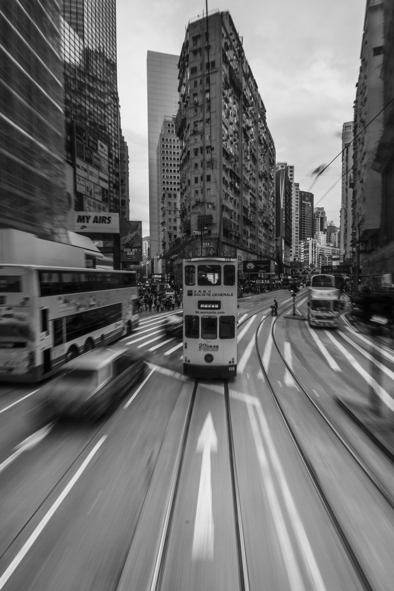 Canon EOS 7D + Sigma 10-20mm F4-5.6 EX DC HSM sample photo. Causeway bay, hong kong photography