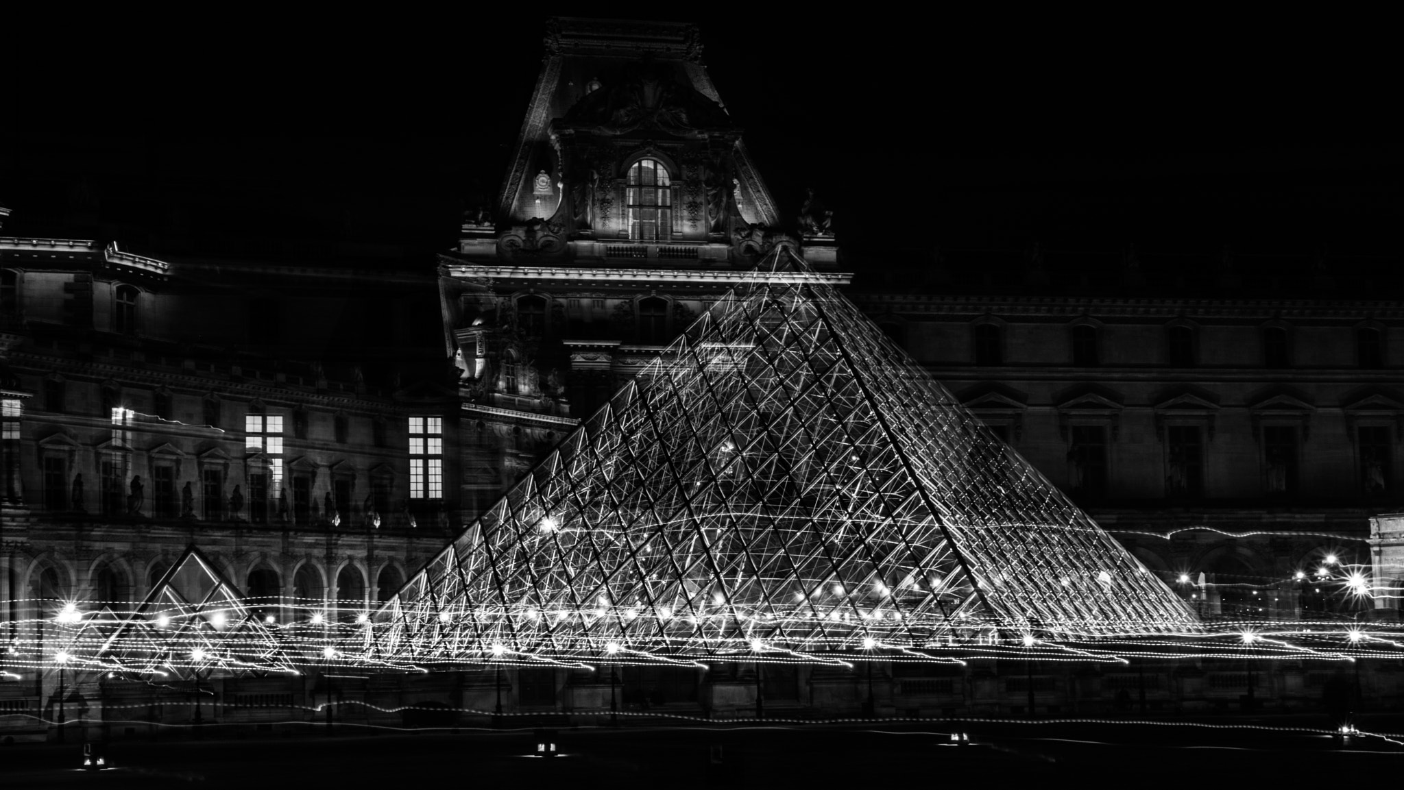 Pentax K-3 sample photo. Moving pyramid photography