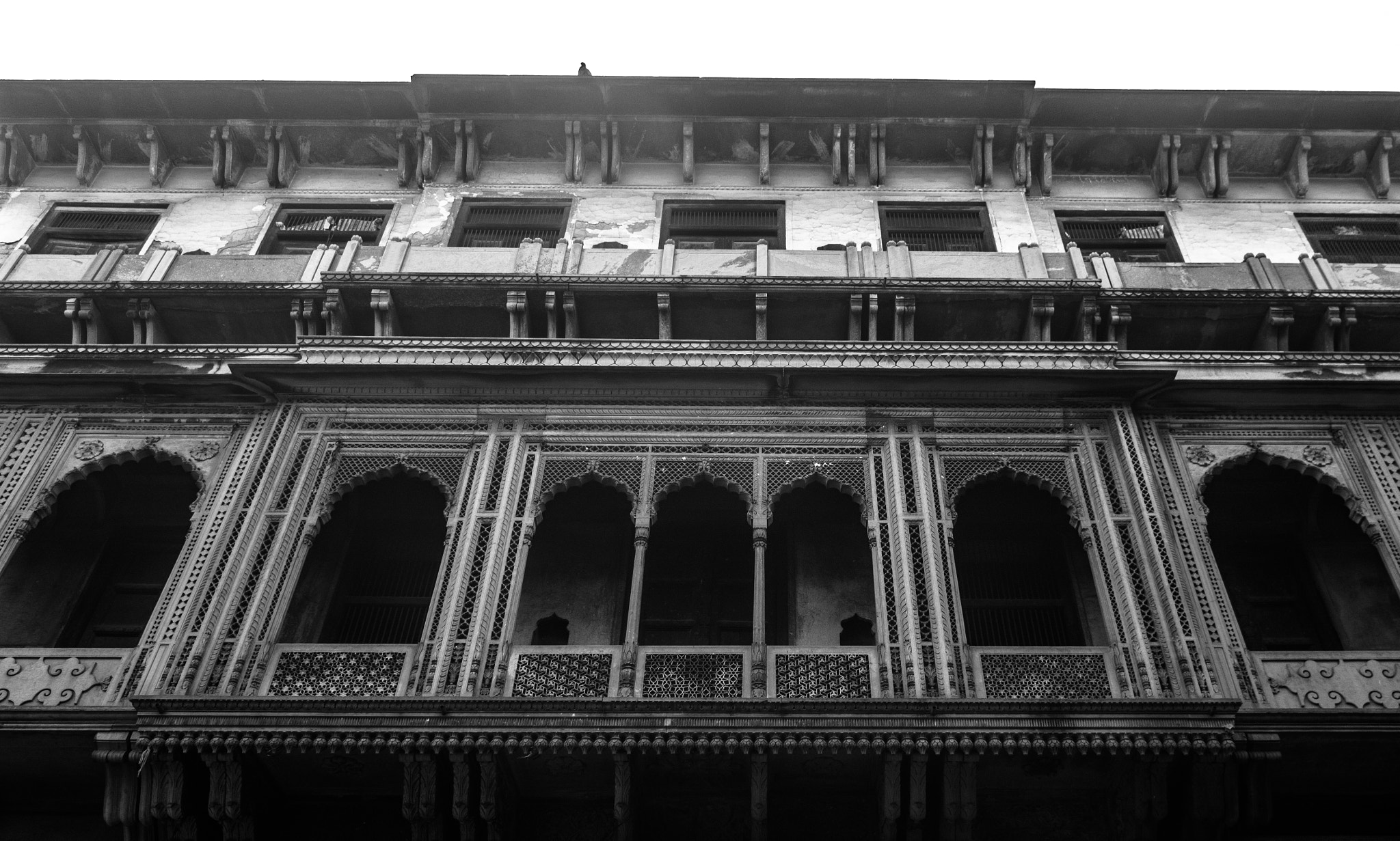 Canon EOS 550D (EOS Rebel T2i / EOS Kiss X4) + Tokina AT-X Pro 11-16mm F2.8 DX sample photo. Old building (of ) photography