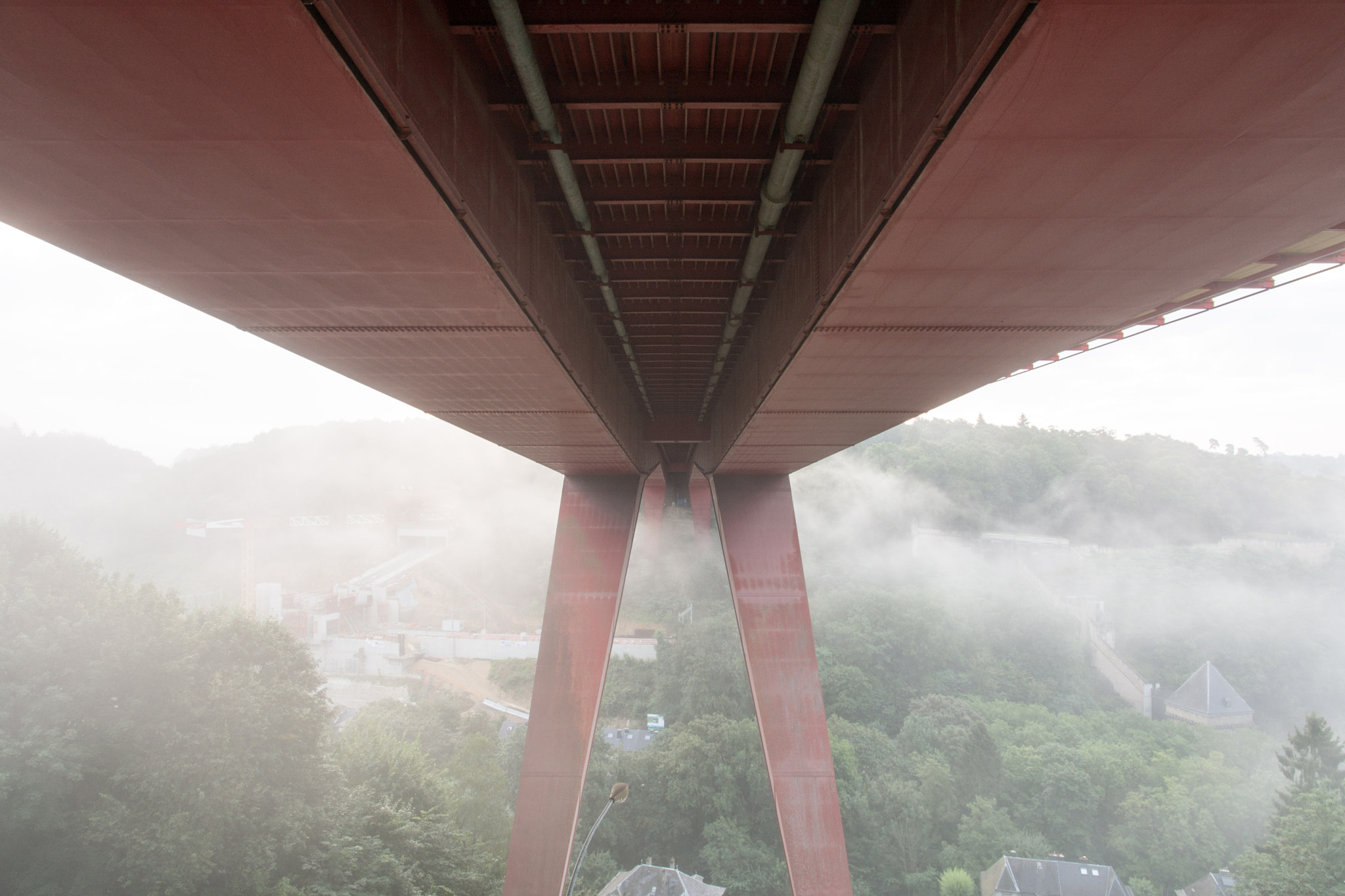 Nikon D7200 sample photo. Red bridge in the morning fog photography