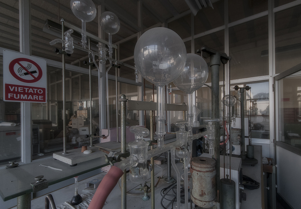 Sigma 10-20mm F4-5.6 EX DC HSM sample photo. Two balls photography