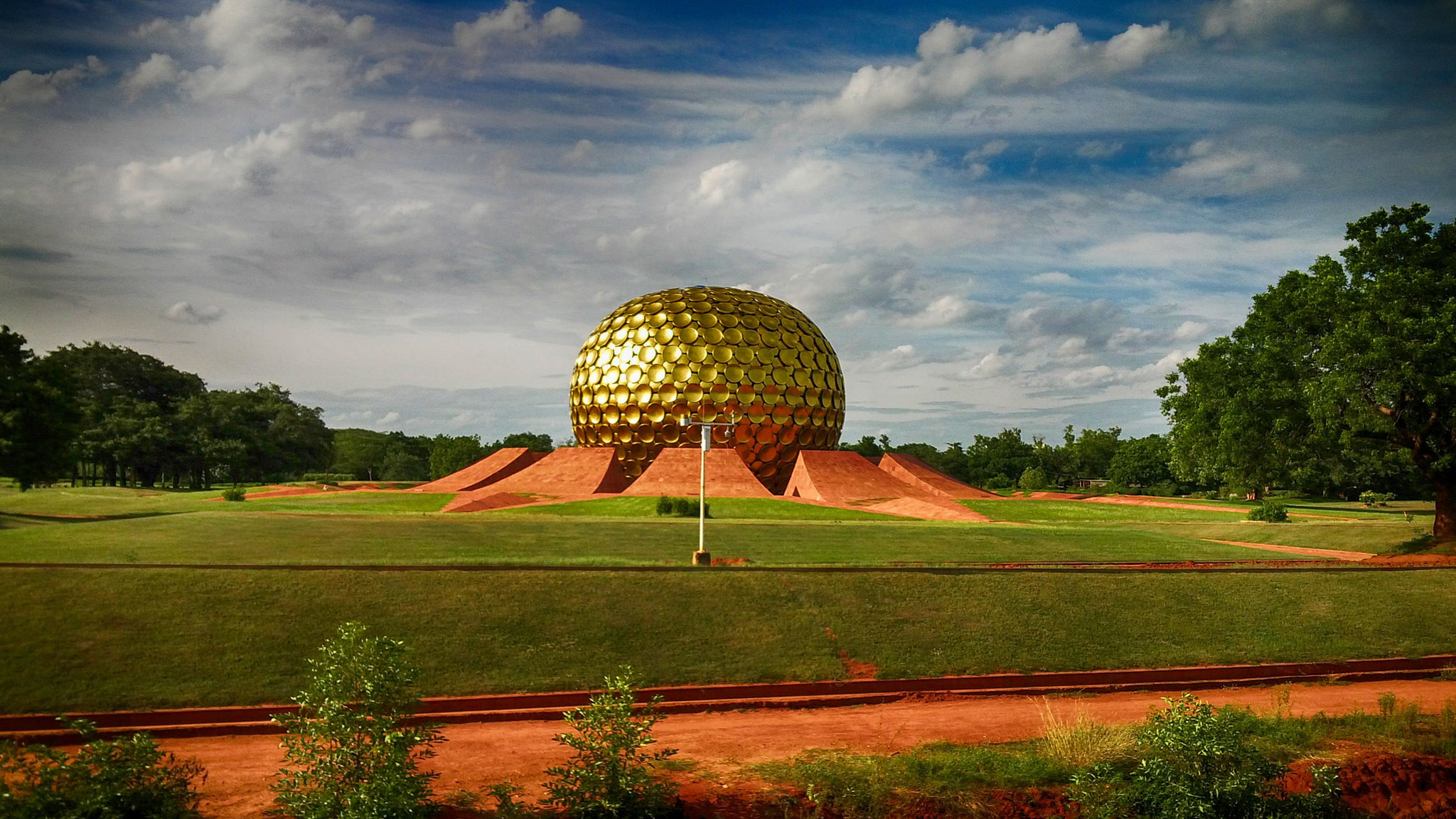 BlackBerry Z10 sample photo. Auroville mandir photography