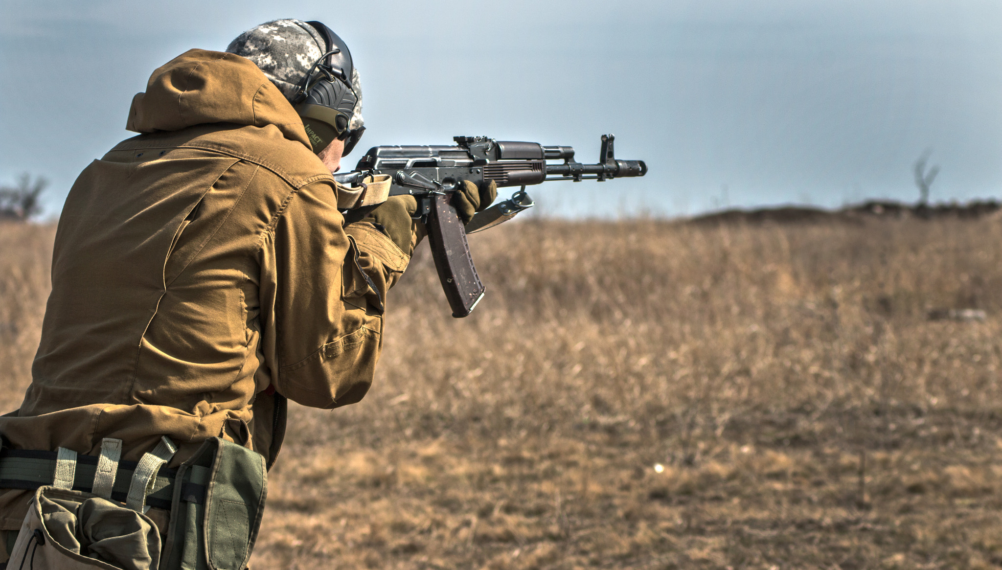 Canon EOS 70D + Canon EF 100-300mm f/5.6 sample photo. Soldiers photography