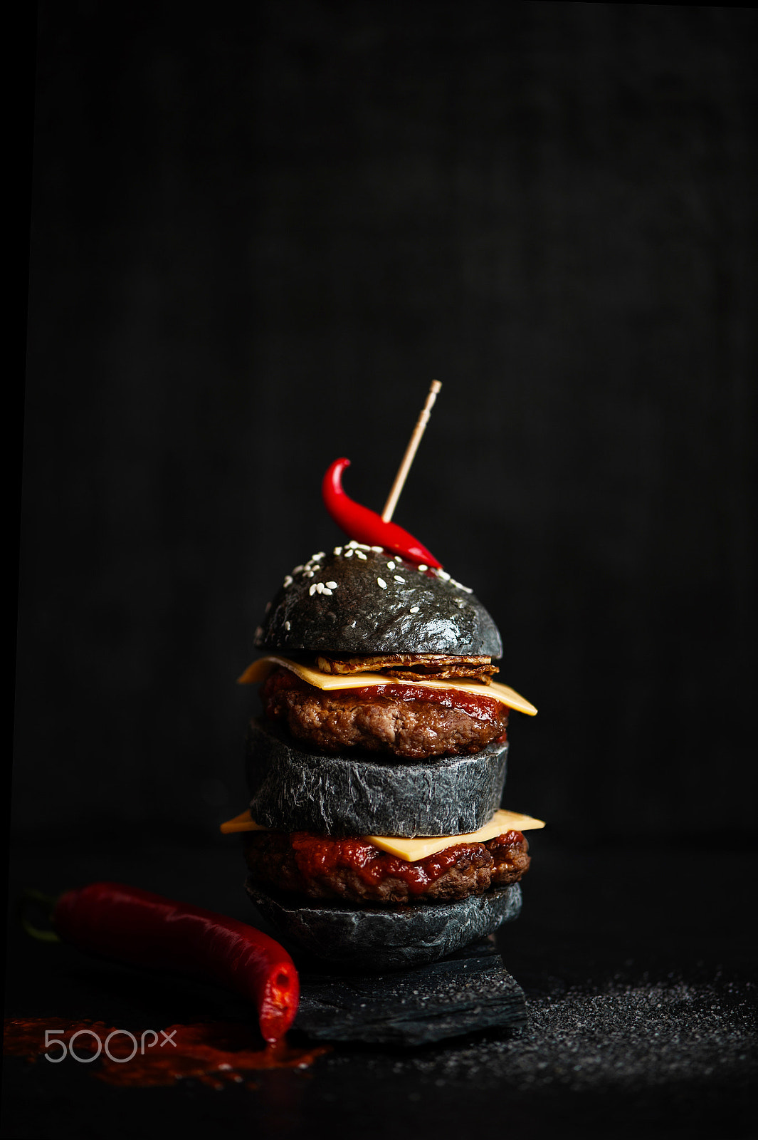Nikon AF-S Micro-Nikkor 105mm F2.8G IF-ED VR sample photo. Black cheeseburger with meat photography