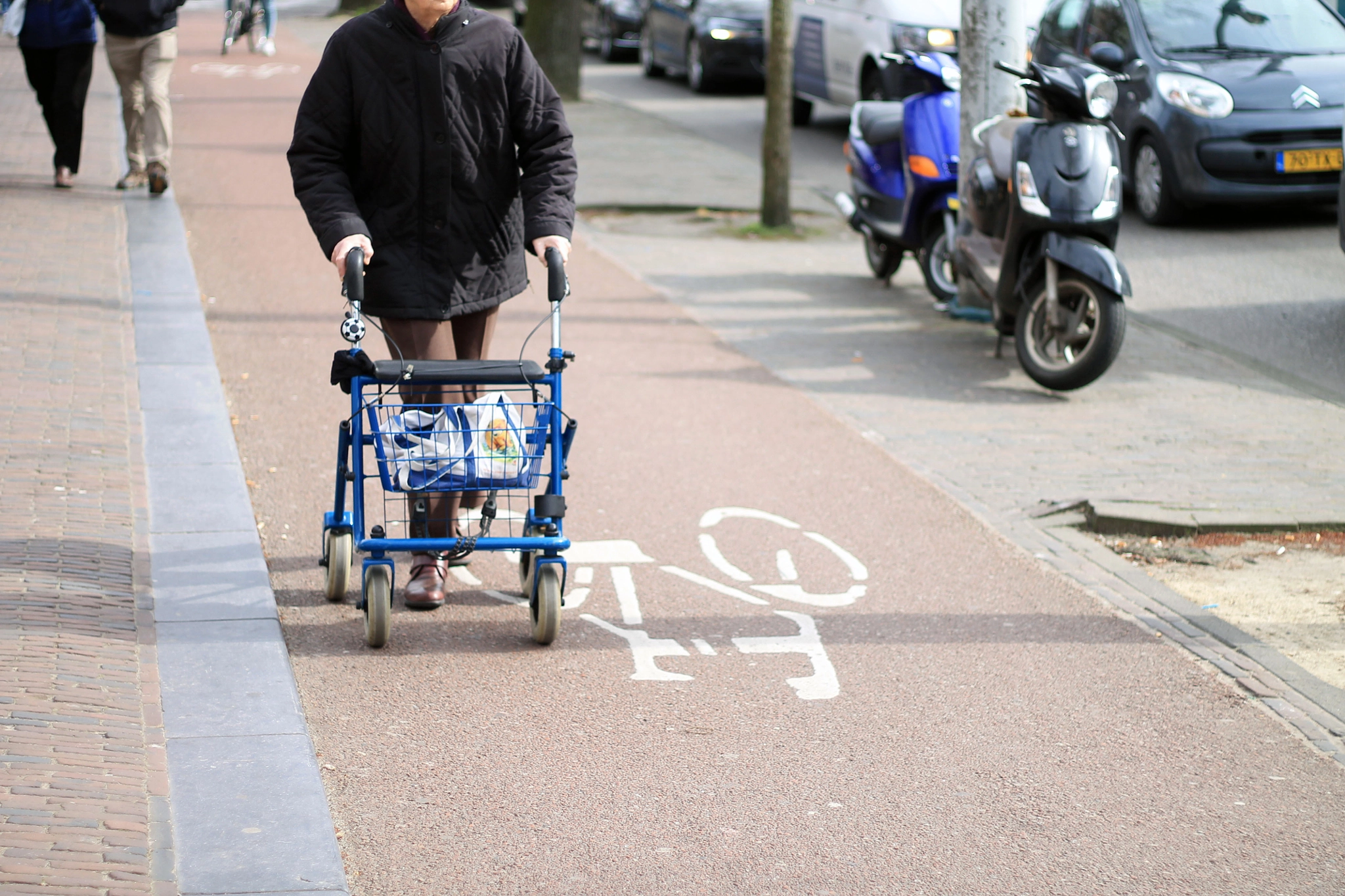 Canon EOS 1100D (EOS Rebel T3 / EOS Kiss X50) sample photo. Bike lane photography