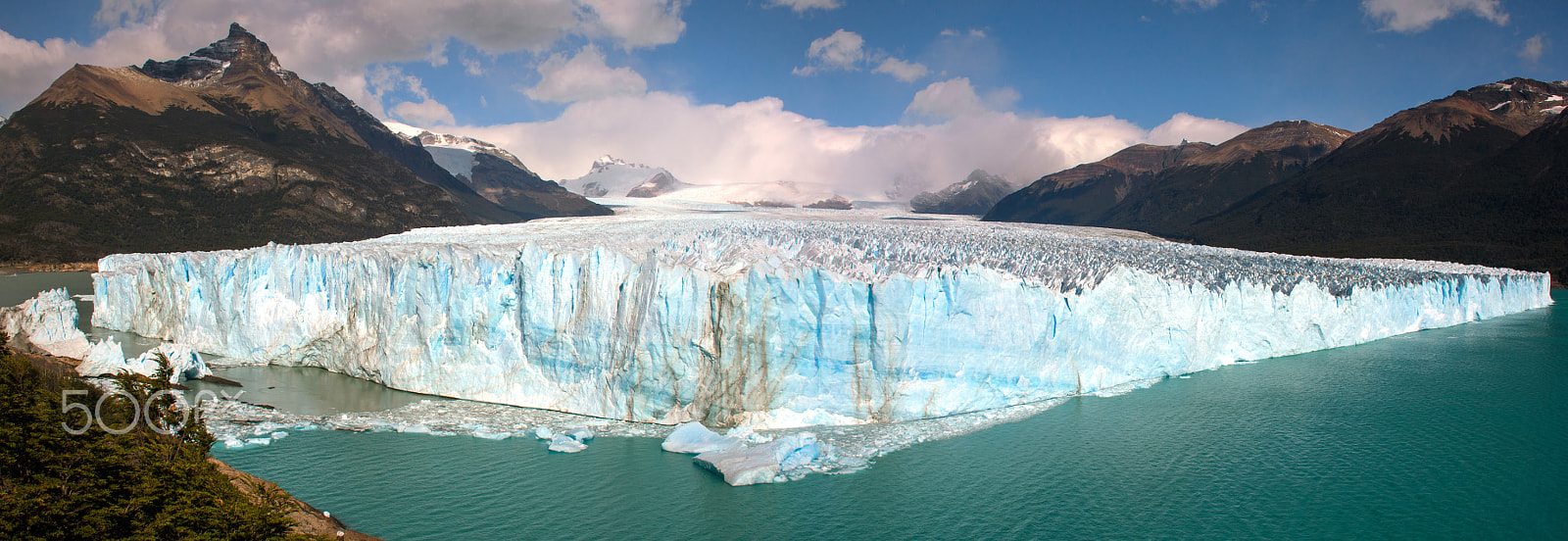 Canon EF-S 18-200mm F3.5-5.6 IS sample photo. Perito moreno glacier photography