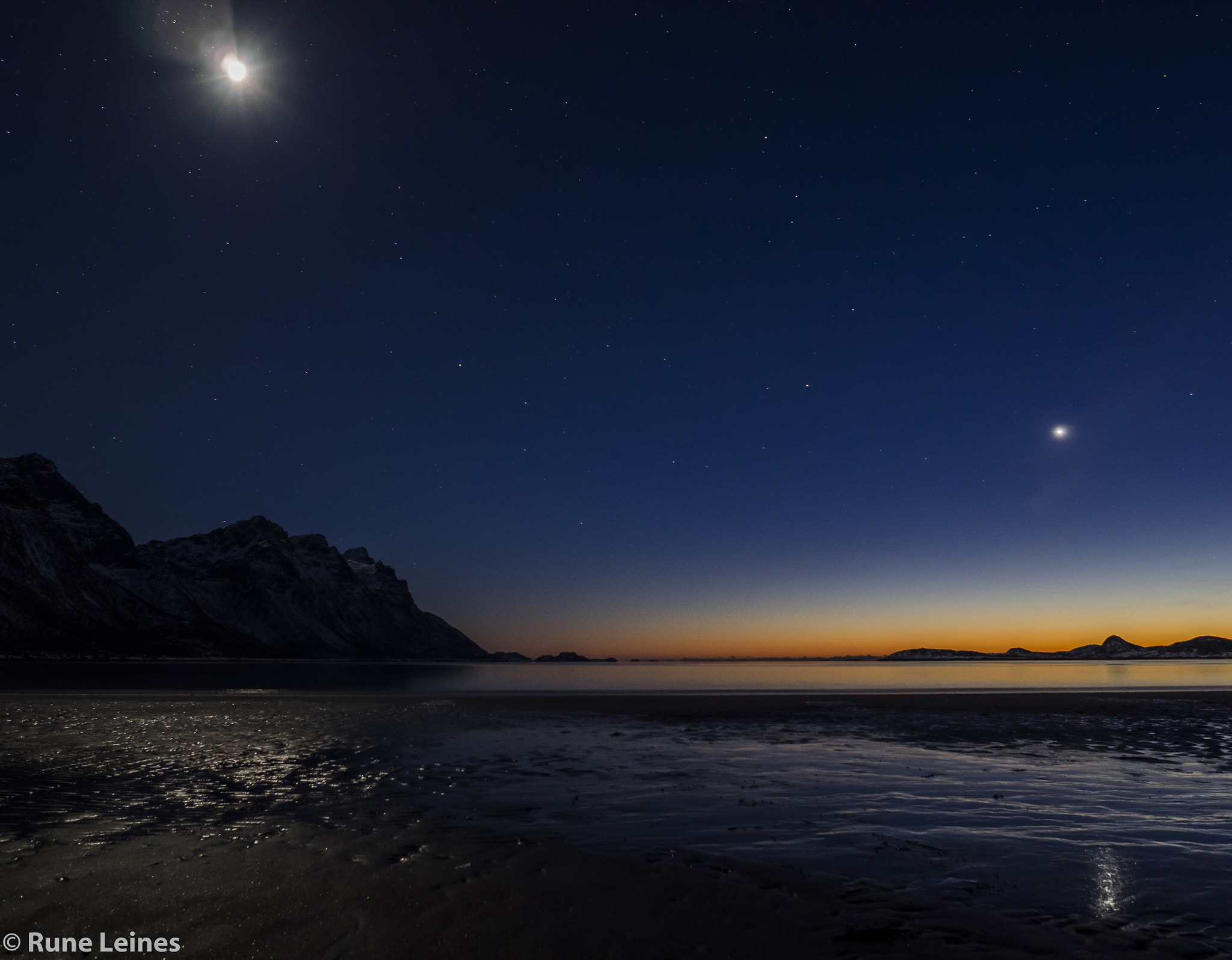 Olympus OM-D E-M1 + OLYMPUS M.12mm F2.0 sample photo. Moon beach photography