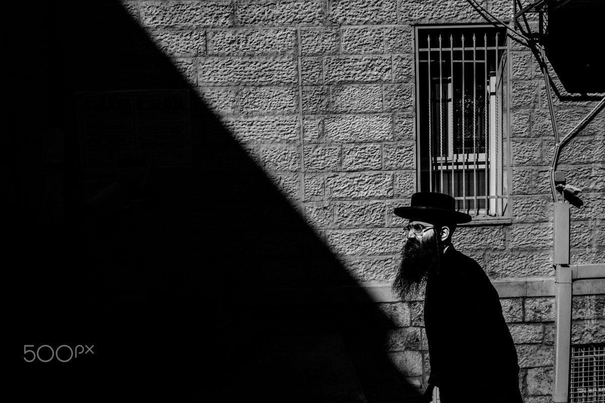 Fujifilm X-Pro1 + Fujifilm XF 18mm F2 R sample photo. Black photography