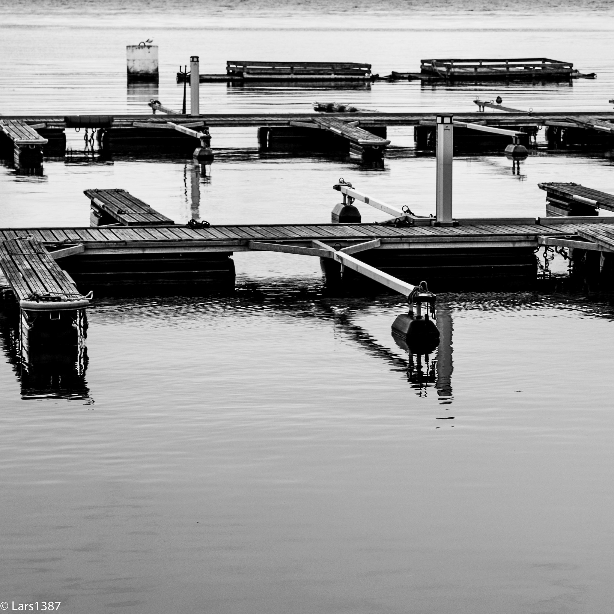 Fujifilm X-T1 + Fujifilm XF 16-55mm F2.8 R LM WR sample photo. Marina in mono photography