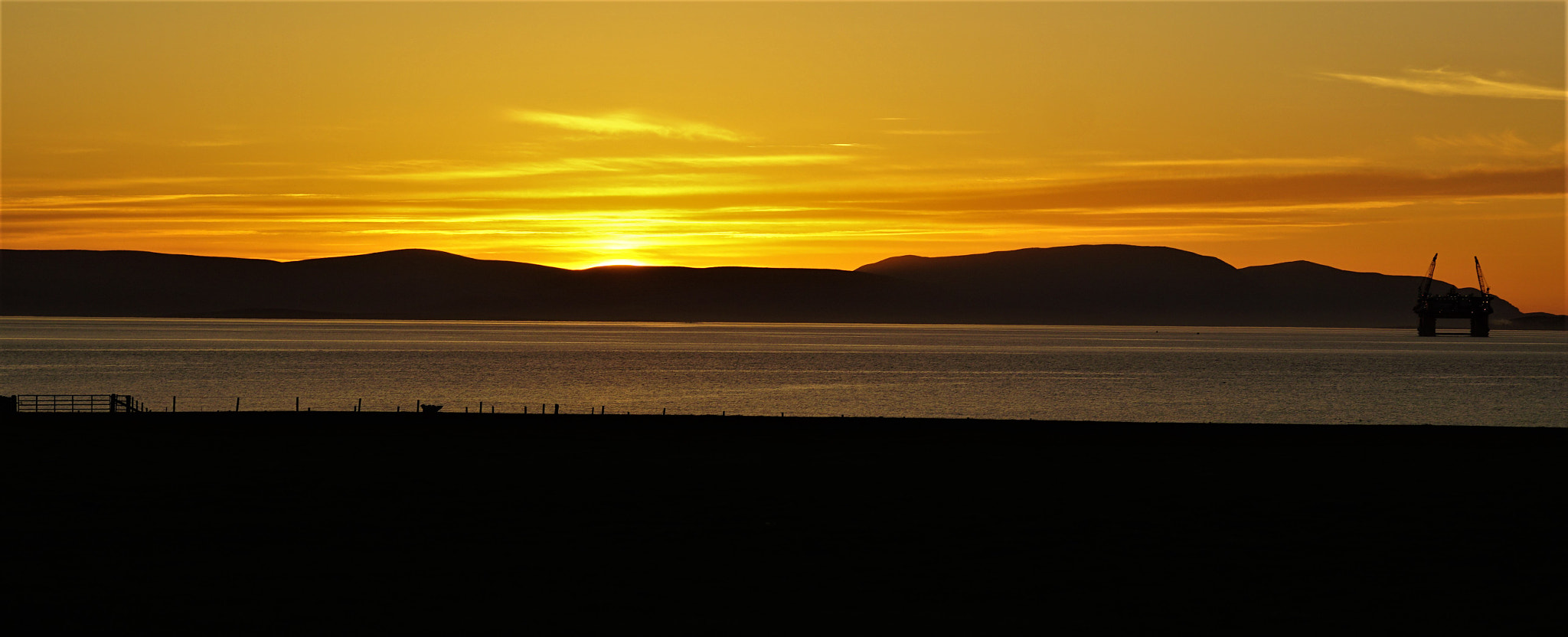 Sony a6000 + Sony Sonnar T* FE 55mm F1.8 ZA sample photo. Sunset in orkney photography