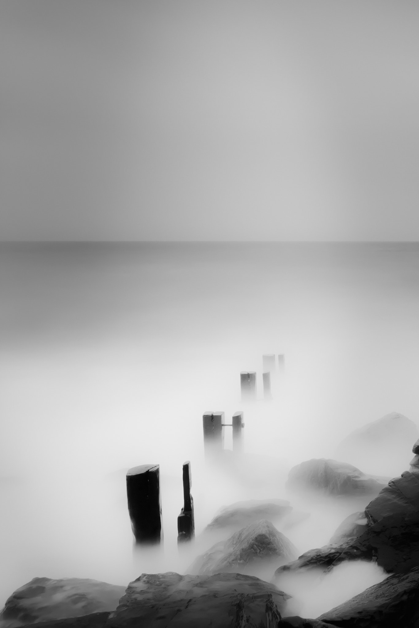 Nikon AF-S Nikkor 16-35mm F4G ED VR sample photo. Youghal groynes photography