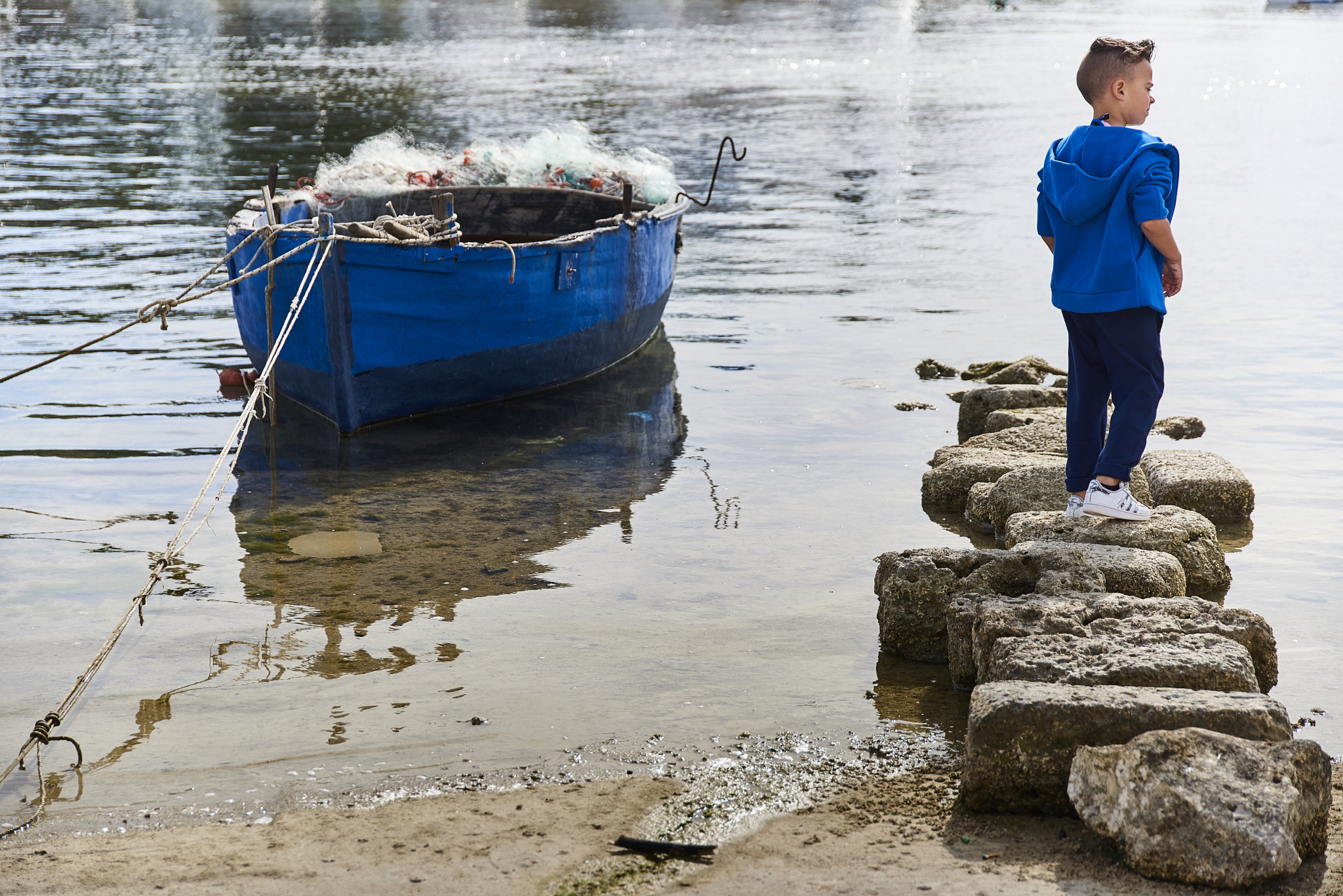 Nikon D750 sample photo. Il bambino e la barca photography