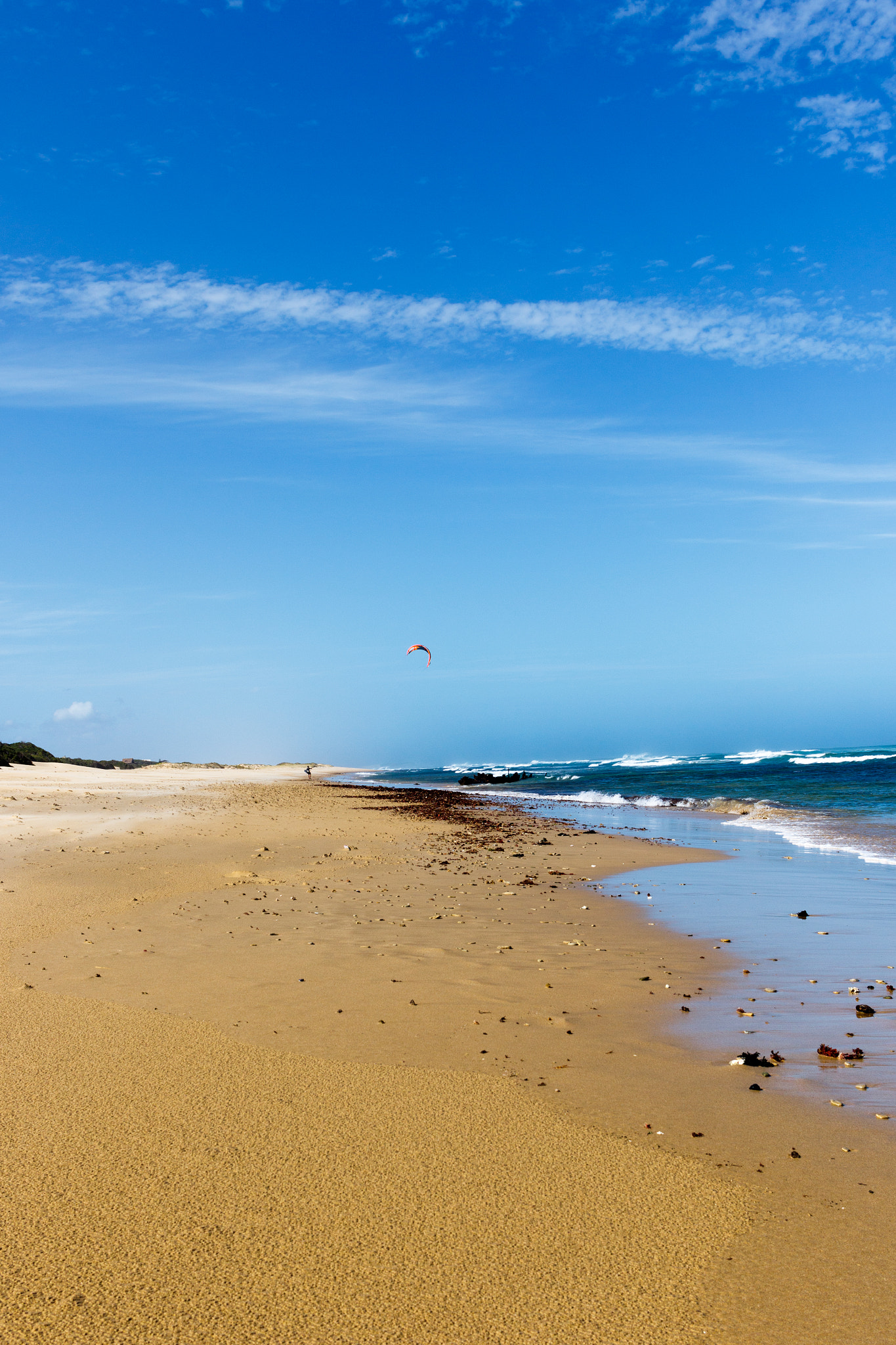 Canon EOS 7D Mark II sample photo. Walk along the seashore photography