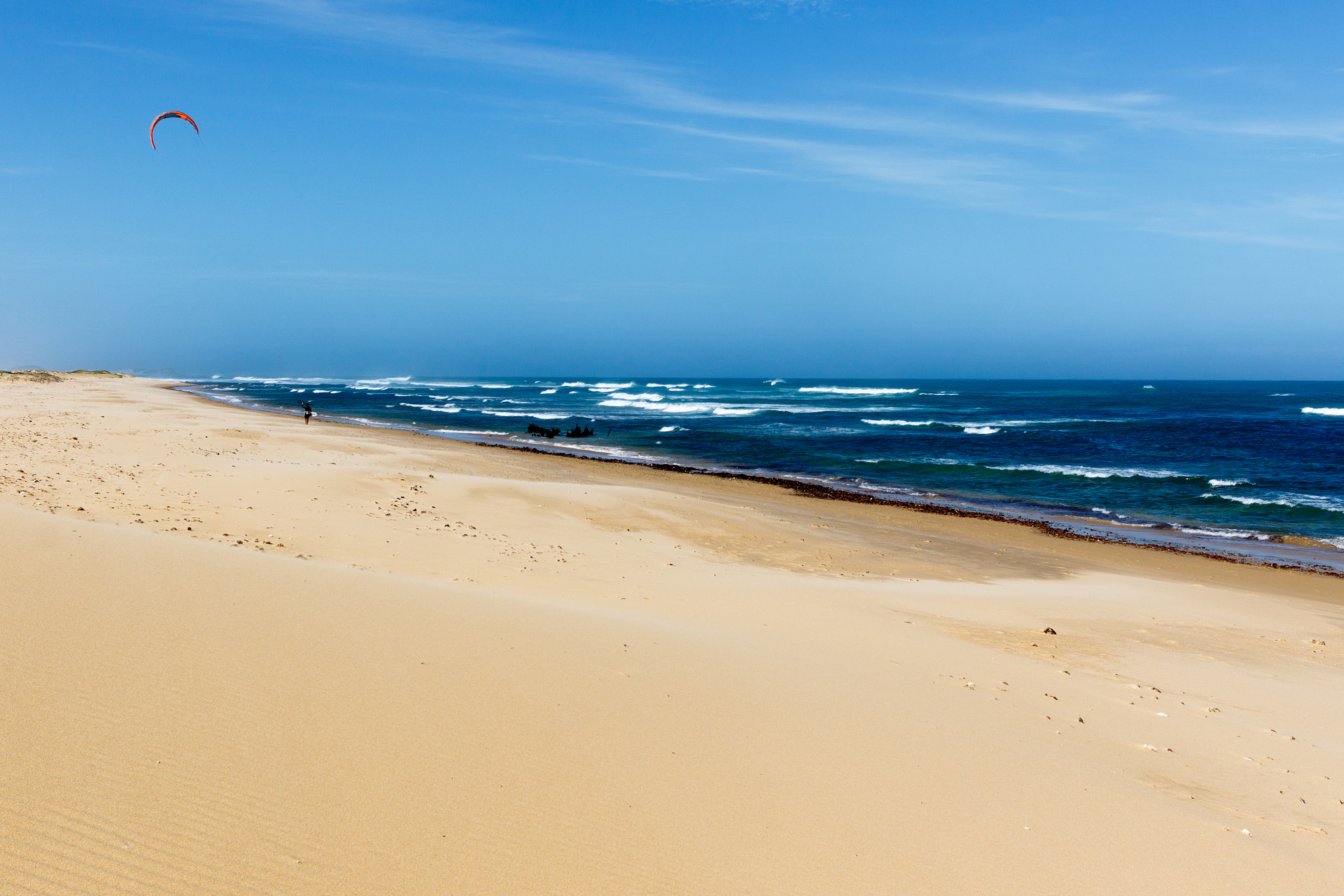 Canon EF-S 24mm F2.8 STM sample photo. Side view of the sandy beach photography